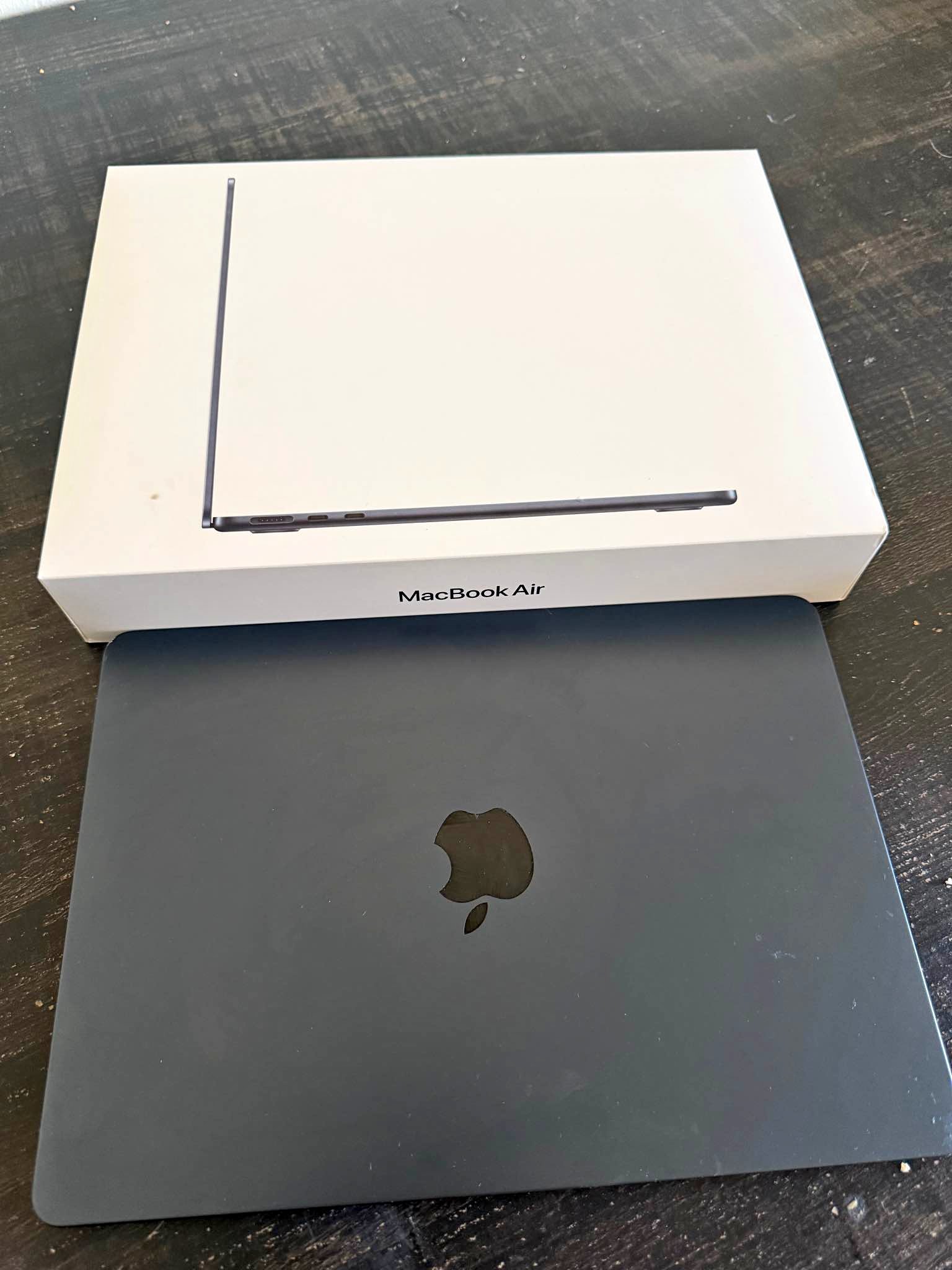 Apple MacBook Air M2 13.6-inch 8GB 256GB Midnight - Tablets 