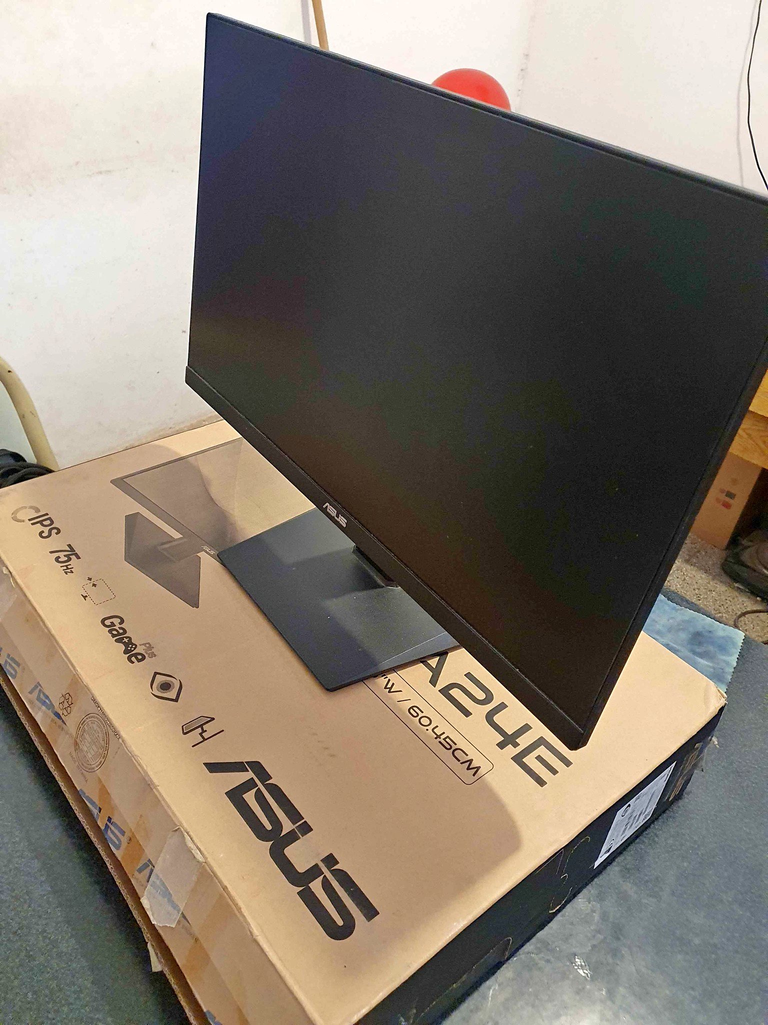 Vendo monitor ASUS VA24E 24
