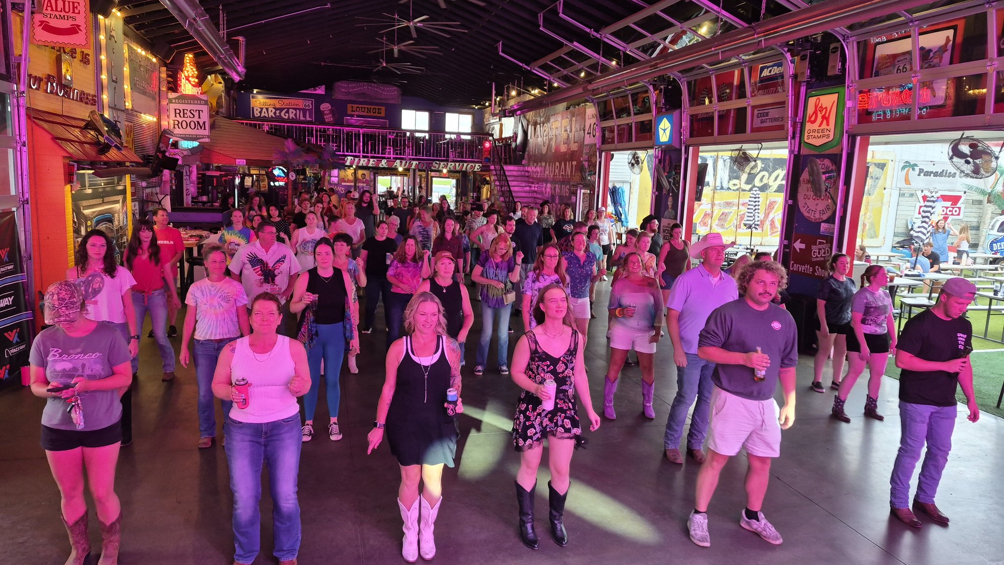 Route 66 MotorHeads Bar & Grill, Museum & Entertainment Complex 
