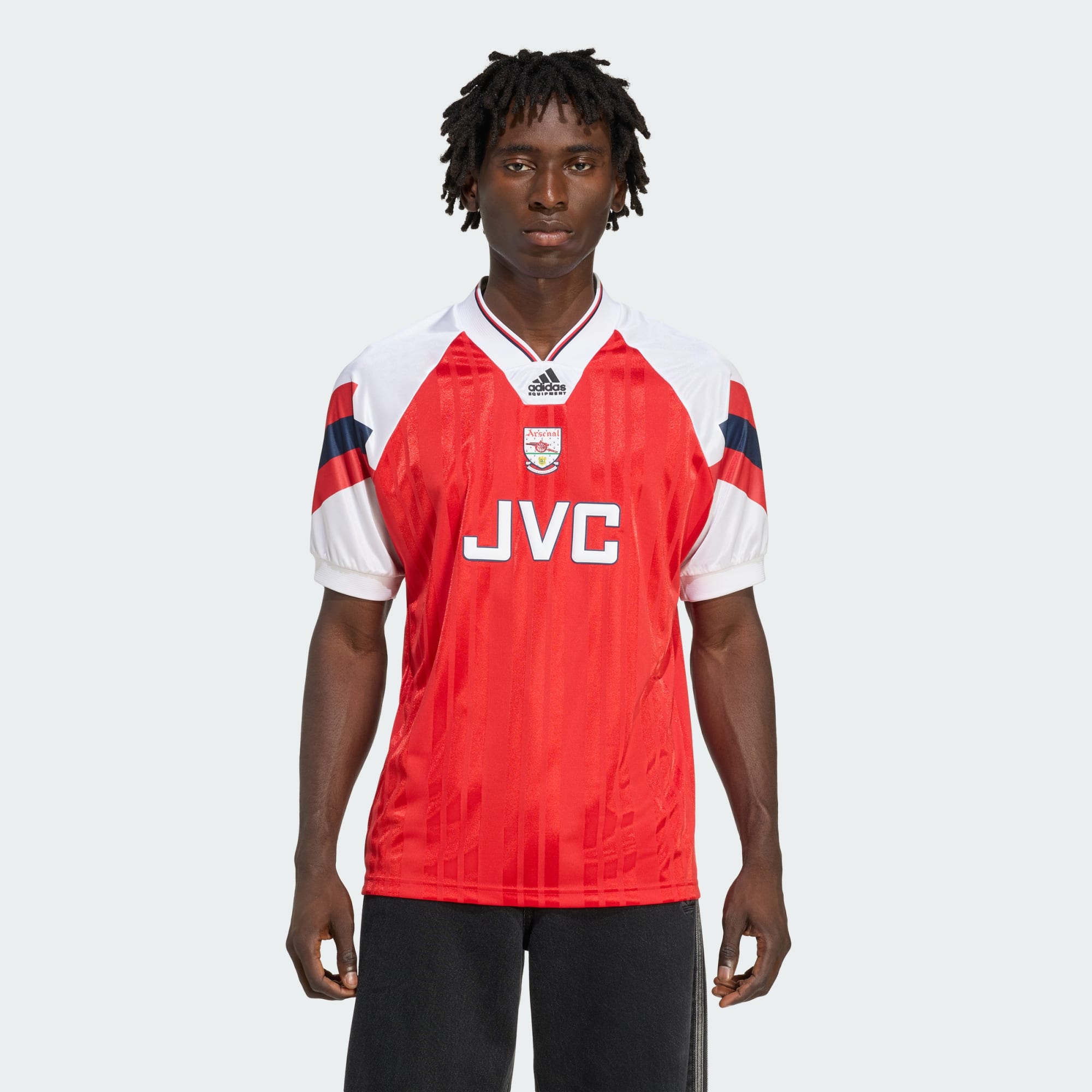 Arsenal 1996 Drill Top from Nike The Futura logo. The over sized