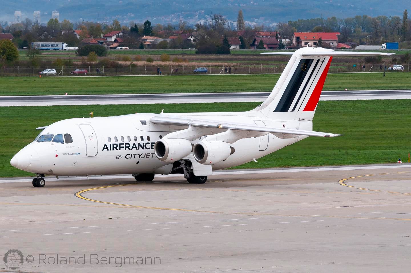 Aero-Lens - A real throwback to the golden age of regional jets. ️ Back ...