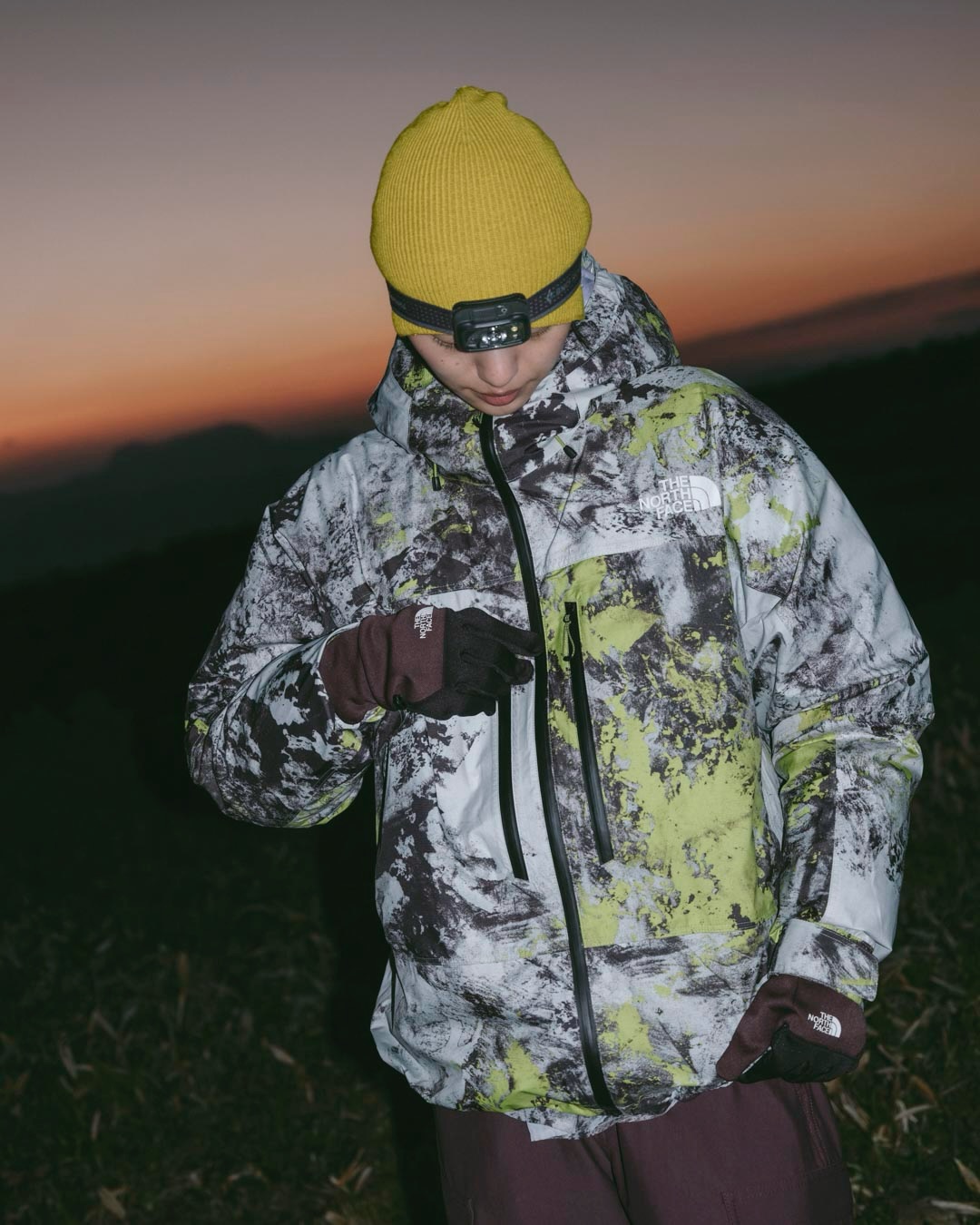 LAB SELIES URBAN GUIDE PARKA 日常と非日常を越境するテクニカル