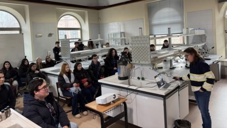 F... - Facultad de Ciencias Ambientales y Bioquímica de Toledo