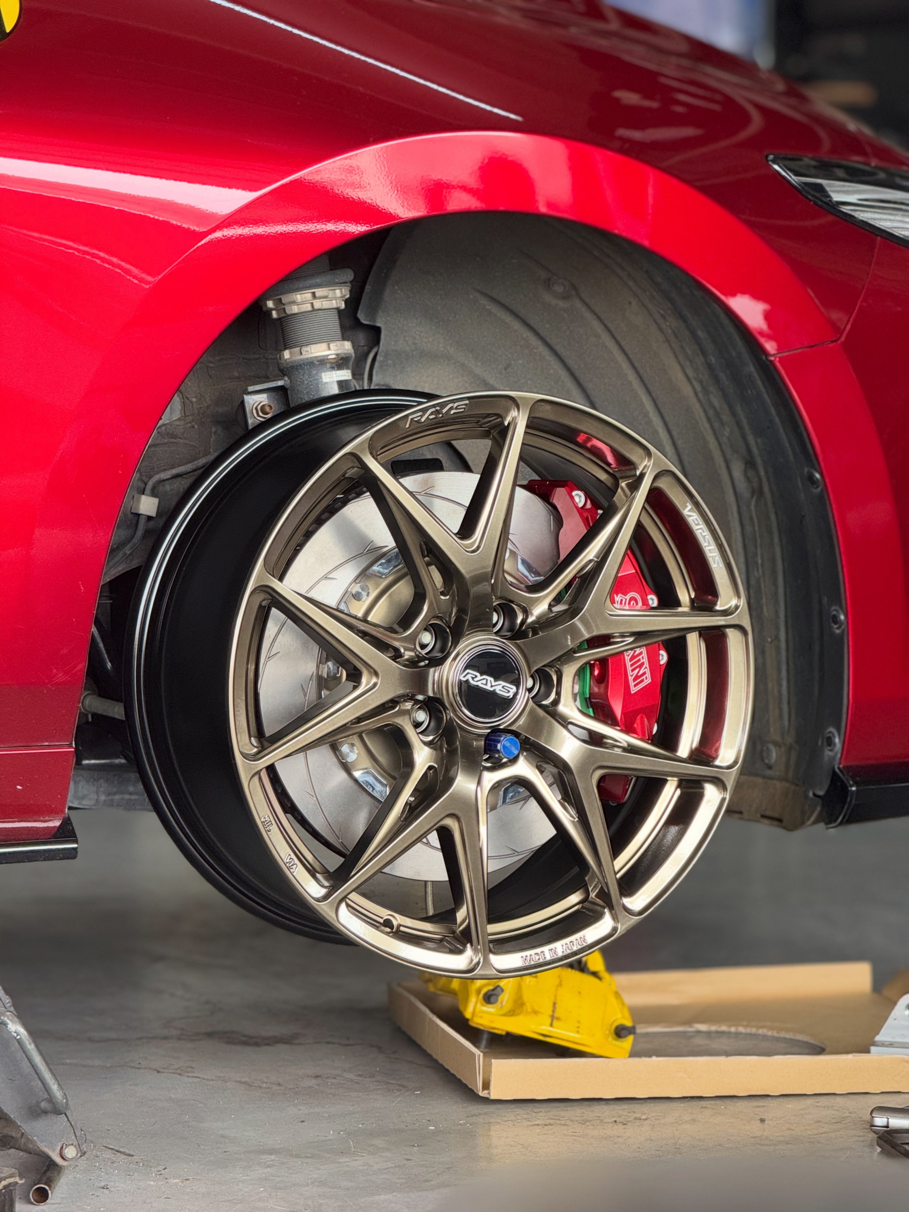 RAYS VV21 BS ALENZA 245 45 20 美品 バリ山 Rays Engineering Versus VV21S wheels in Grace Gold on Mazda 3 BP