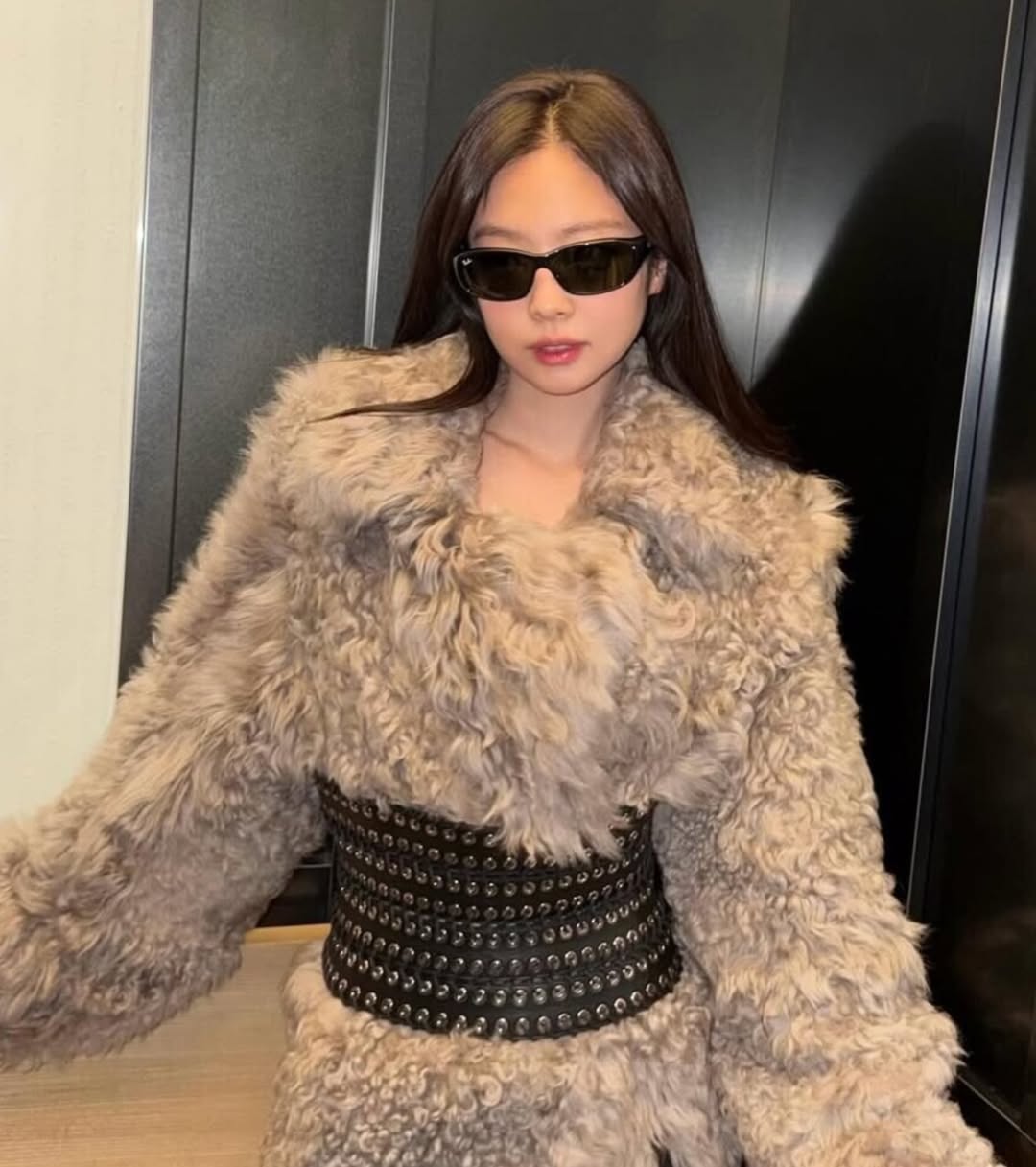 The Iconic Ray-Ban Daddy-O RB2016 as worn by Jennie. These