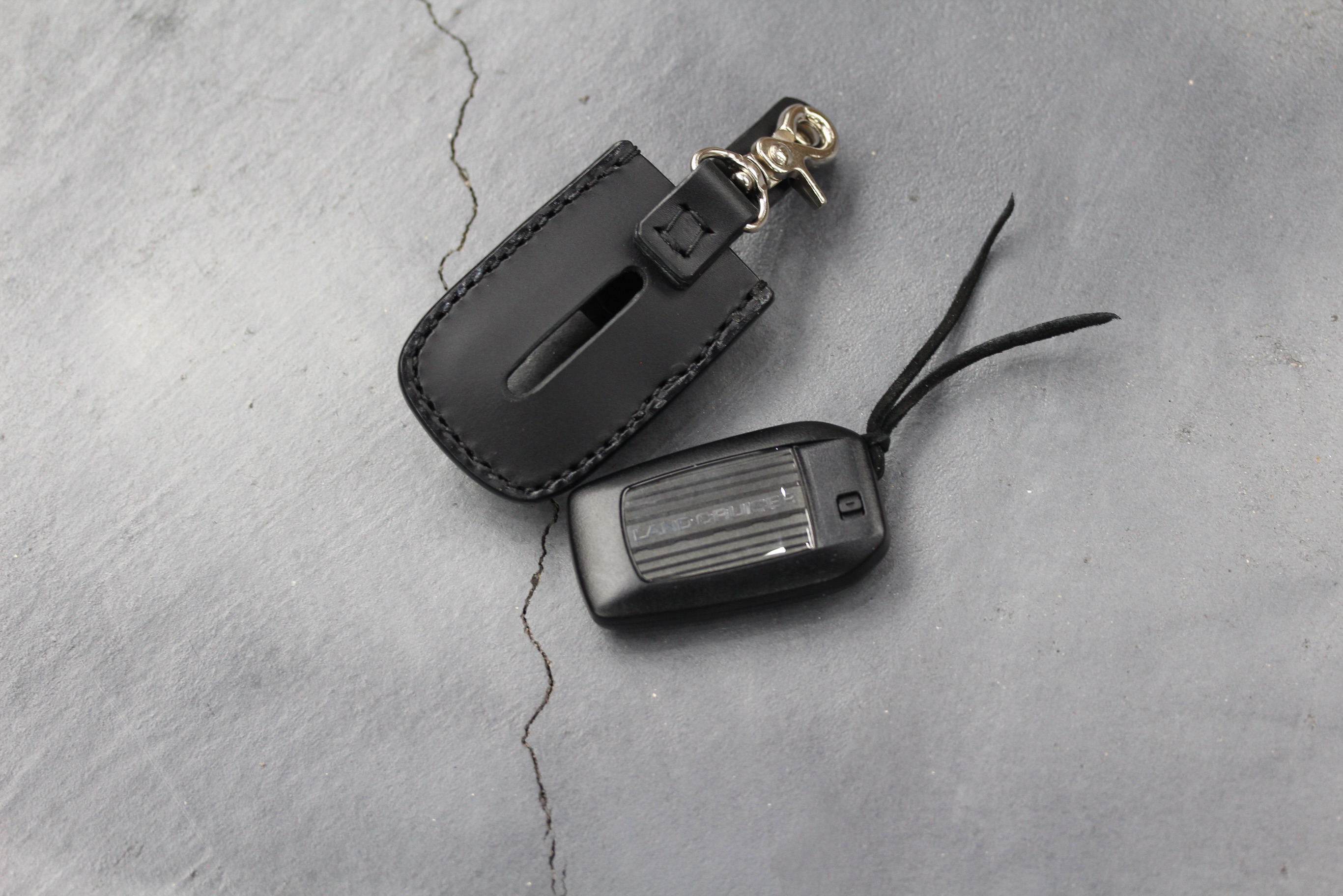 ランドクルーザー用特注スマートキーケース。 Key case made for Land