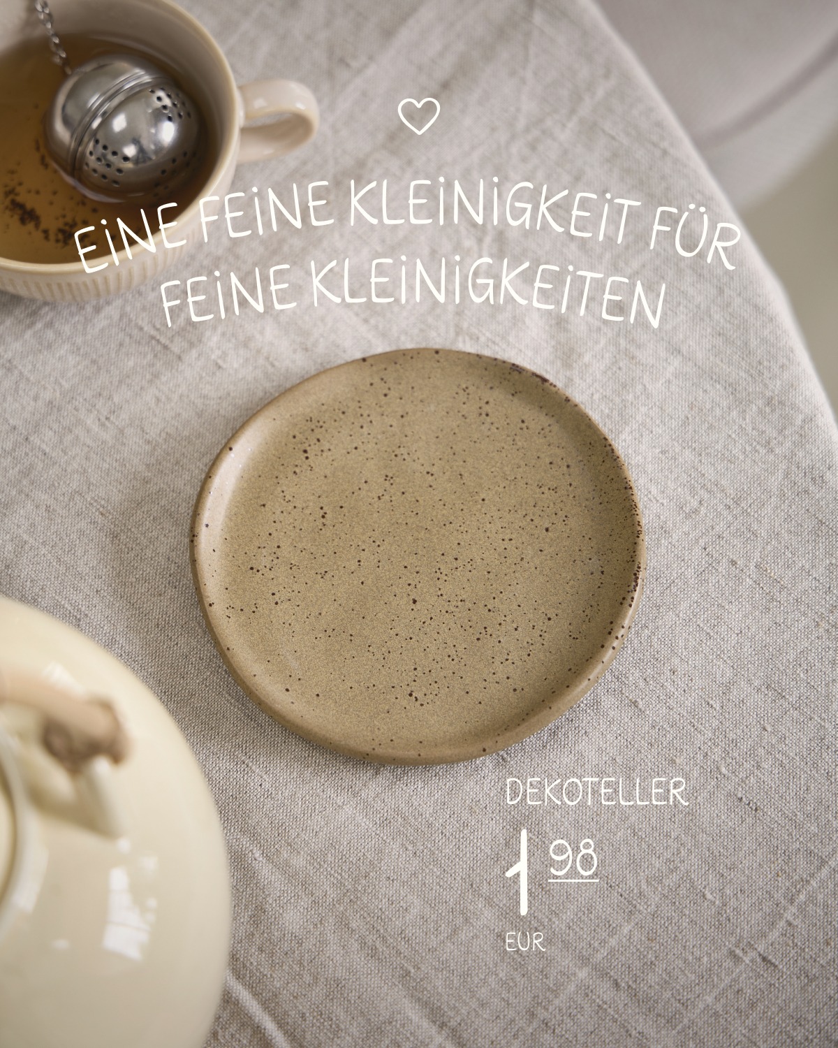 Ein Begleiter für die praktischen Aufgaben des Alltags 🫧 Entdecken Sie den neuen Wäschekorb von Søstrene Grene für 7,98 €, der eine leichte und einladende Atmosphäre verbreitet. „Selbst kleine, praktische Lösungen können