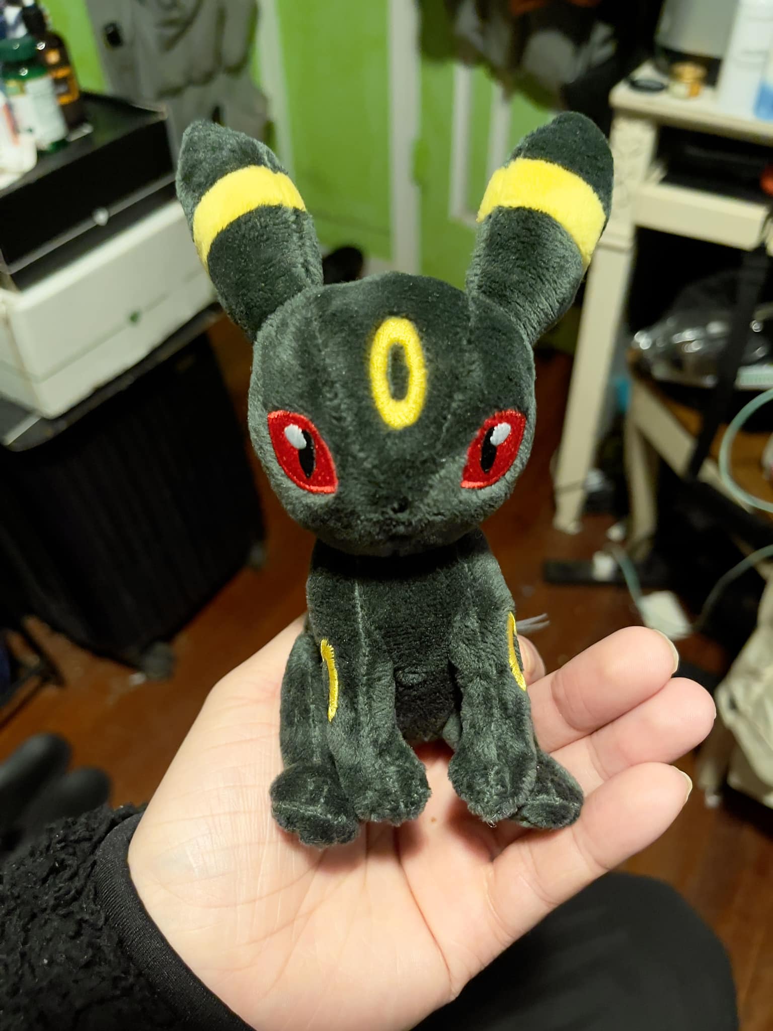 Scored some Pokémon Center plush tonight 👀 That Umbreon was the  display picture 1
