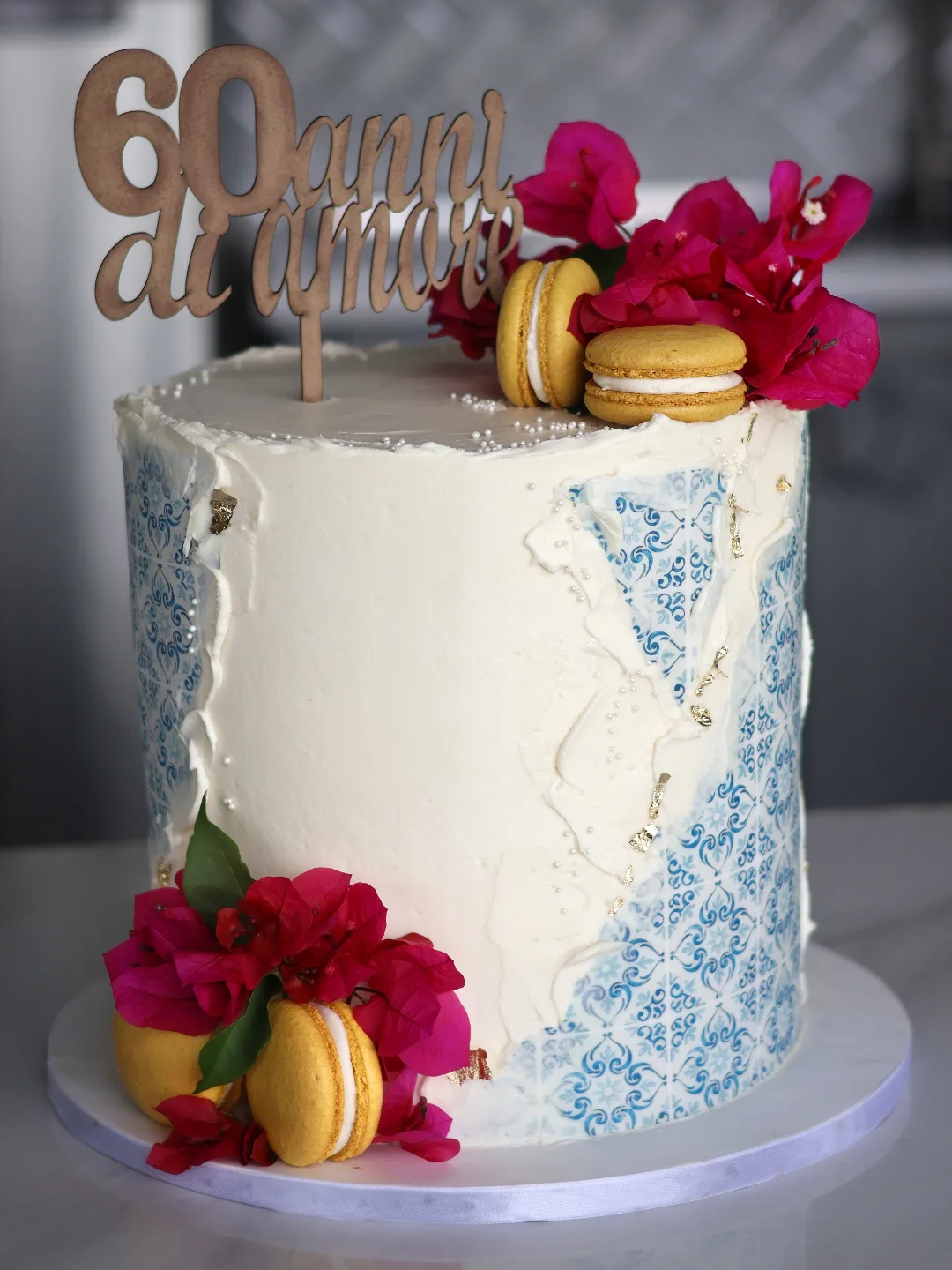 Pastel de doble altura para 60... - Renée Pastelería | Facebook