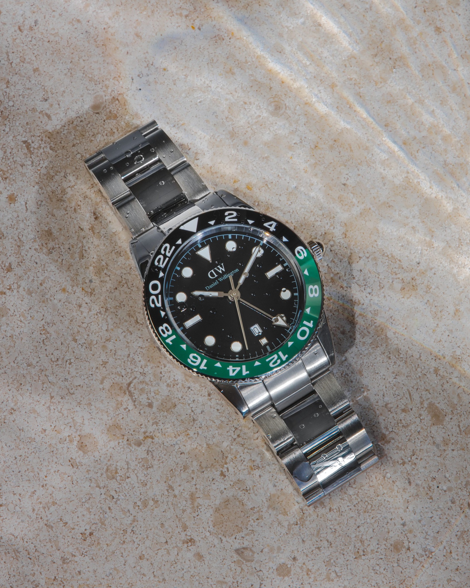 Introducing the Iconic GMT ⏱️ - the perfect companion for modern 