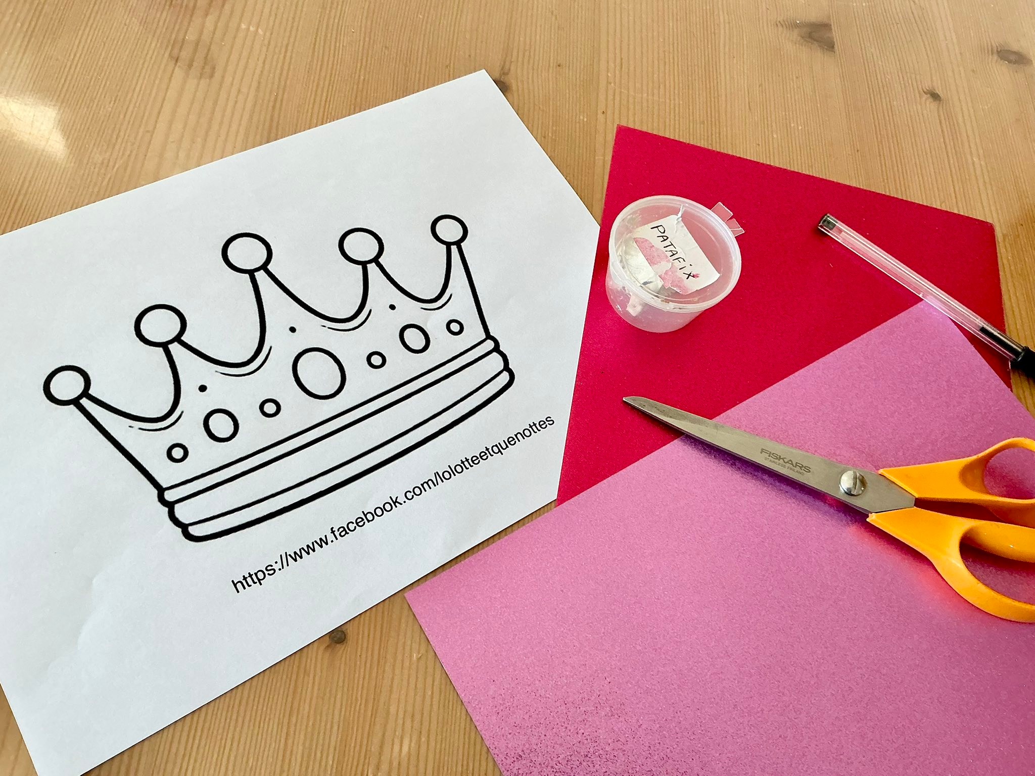 Lufdegim Lot De 10 Couronnes En Papier Doré Anniversaire Avec Autocollants Strass Et Lettres - DIY Princesse Fête Enfant