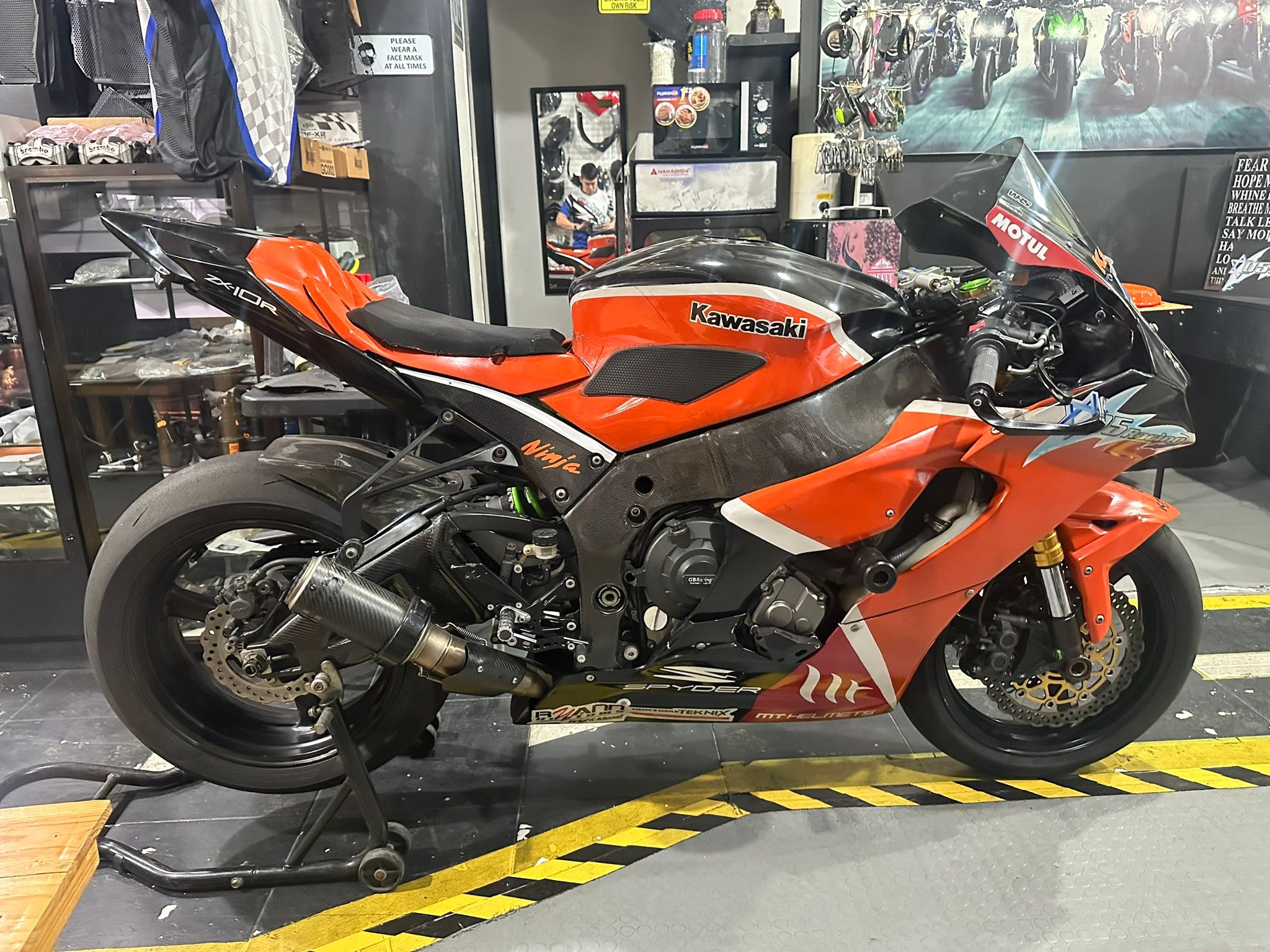 Loaded track bike - Kawasaki zx10R 205 anniversary. Track set up