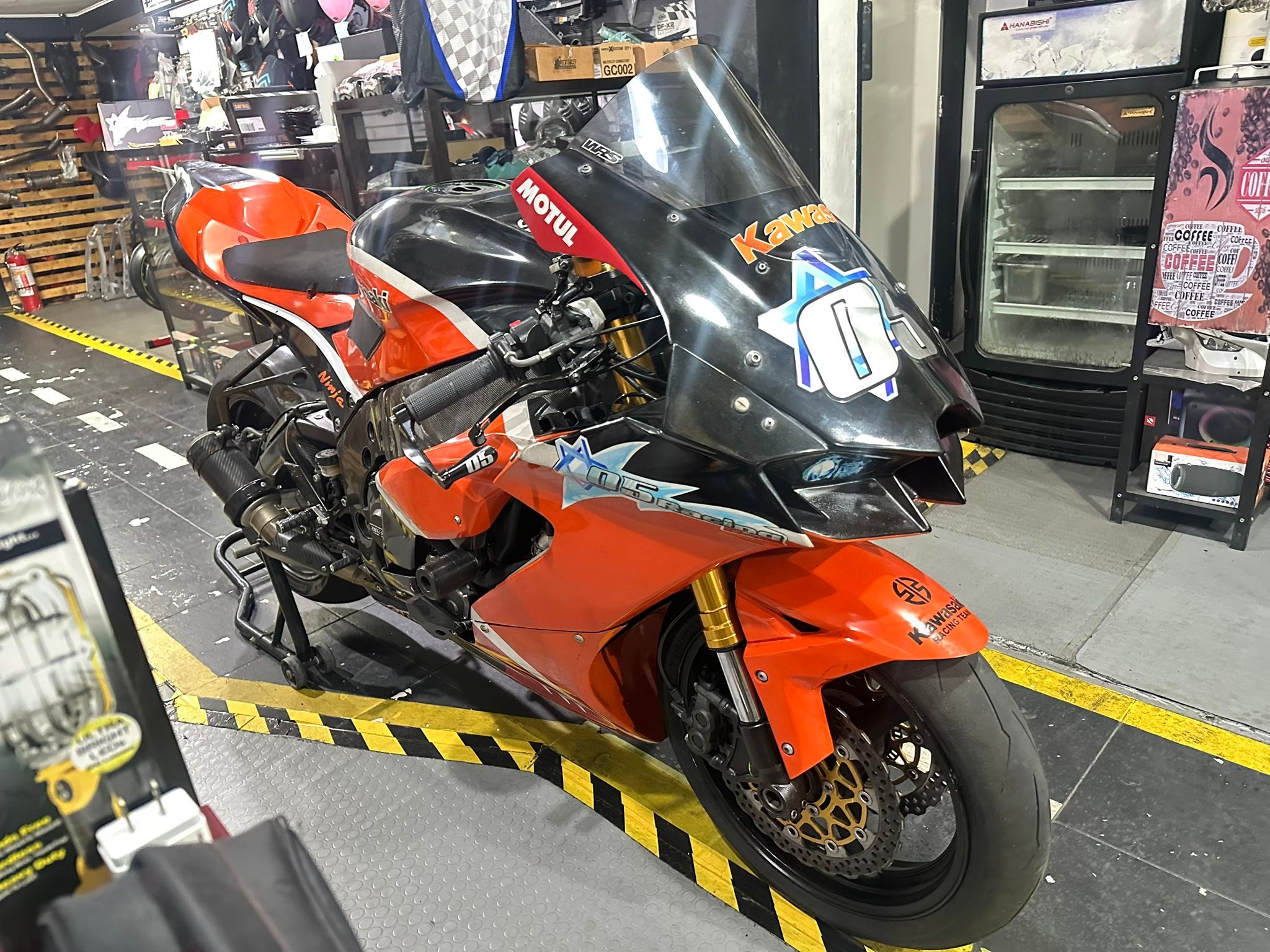 Loaded track bike - Kawasaki zx10R 205 anniversary. Track set up