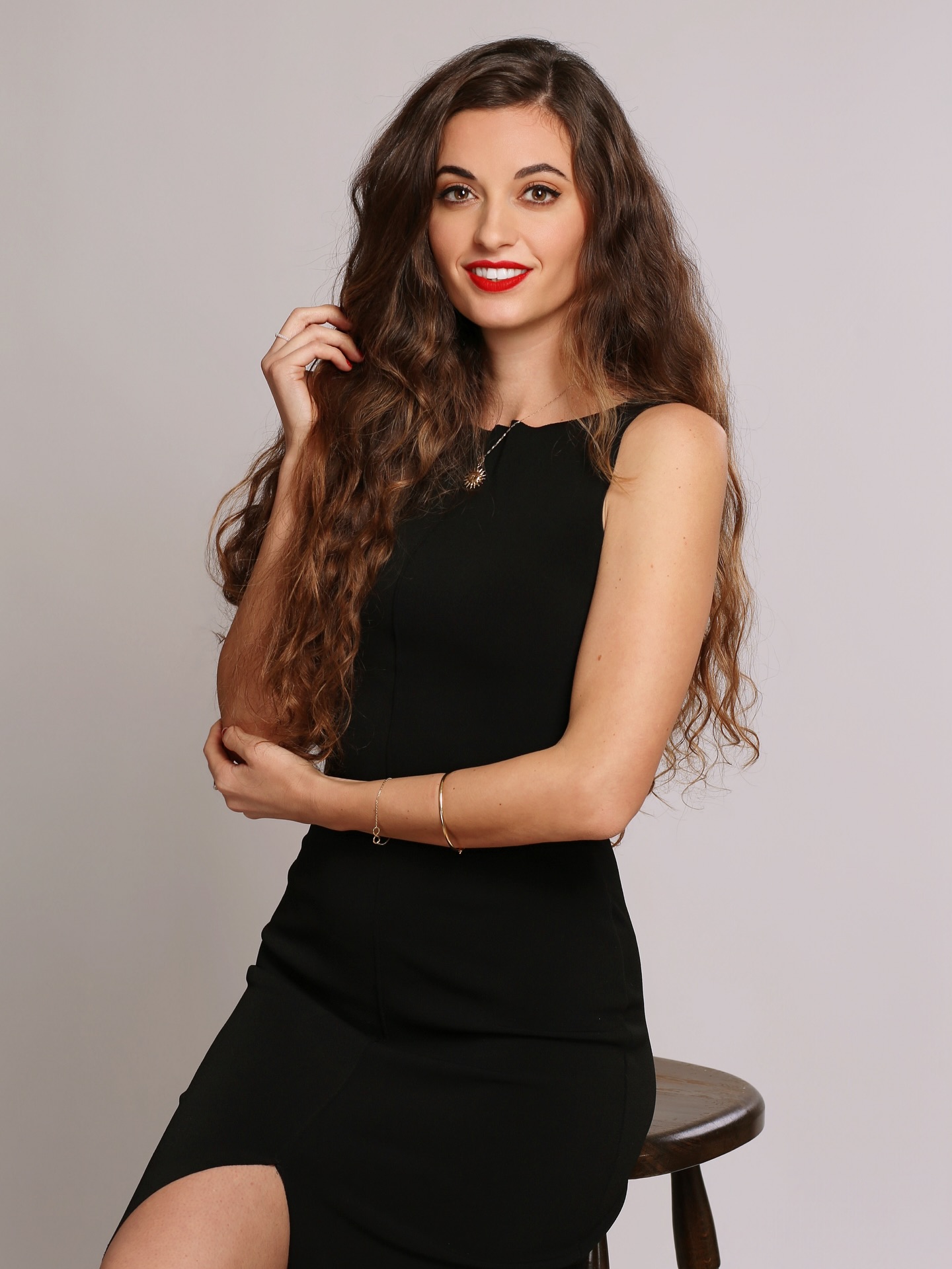 black and gold dress with red lipstick Just me. clothes, accessories & 🖤 📸 @sabina_merta event:Bride