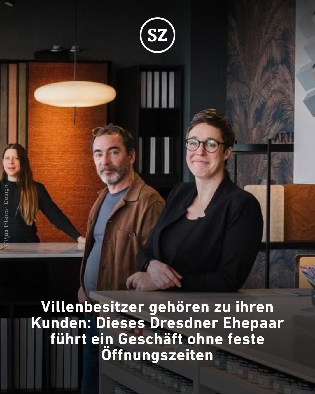 Ein Dresdner Ehepaar führt ein Geschäft namens Tapeten und Uhren. Die Inhaber haben Glasbläser und Musikalienhändlerin gelernt. Warum sie zunehmend von der Beratung von Villenbesitzern leben