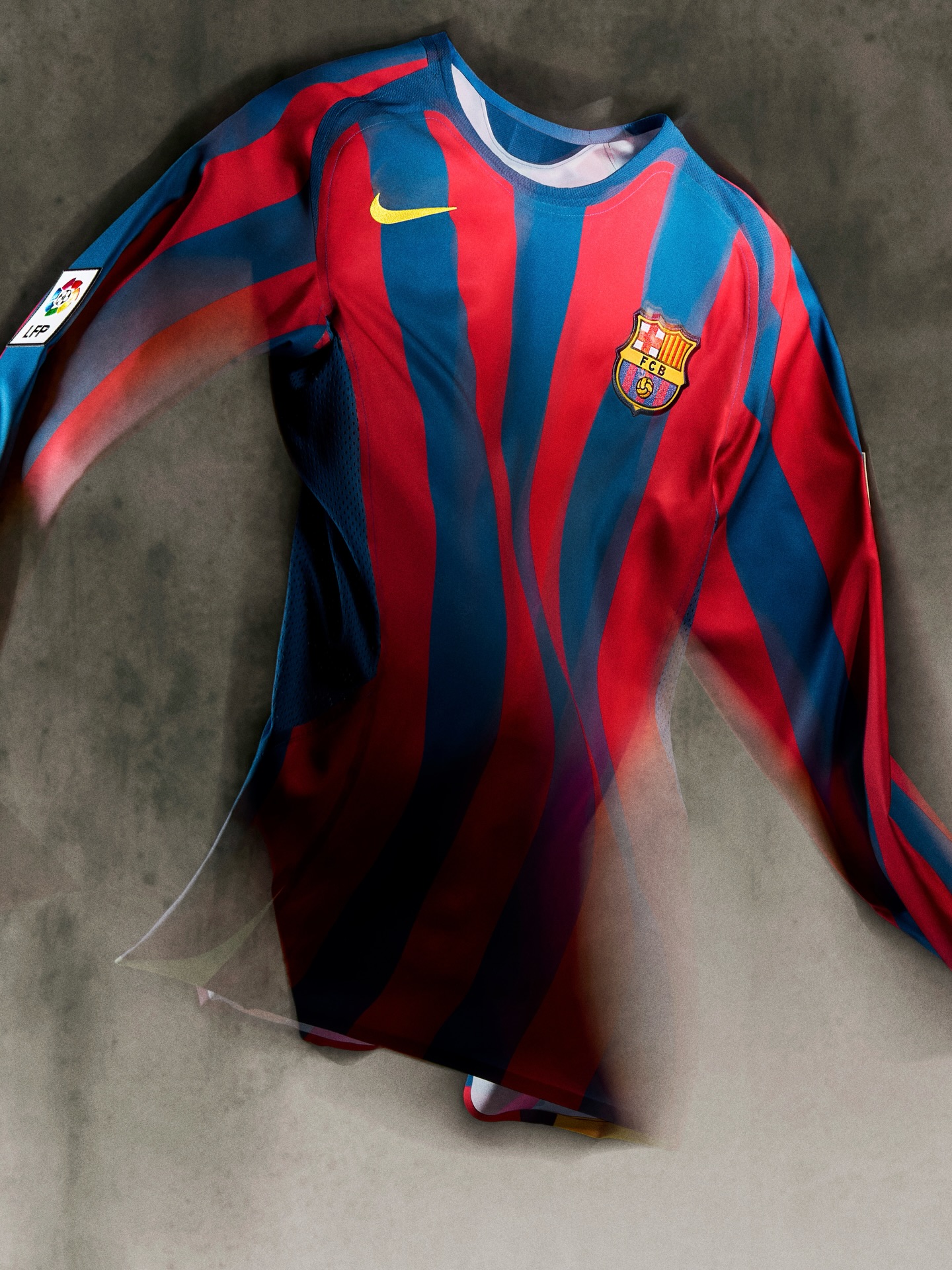 Some jerseys never age ?? The Nike Barcelona T90 2005-06 just 