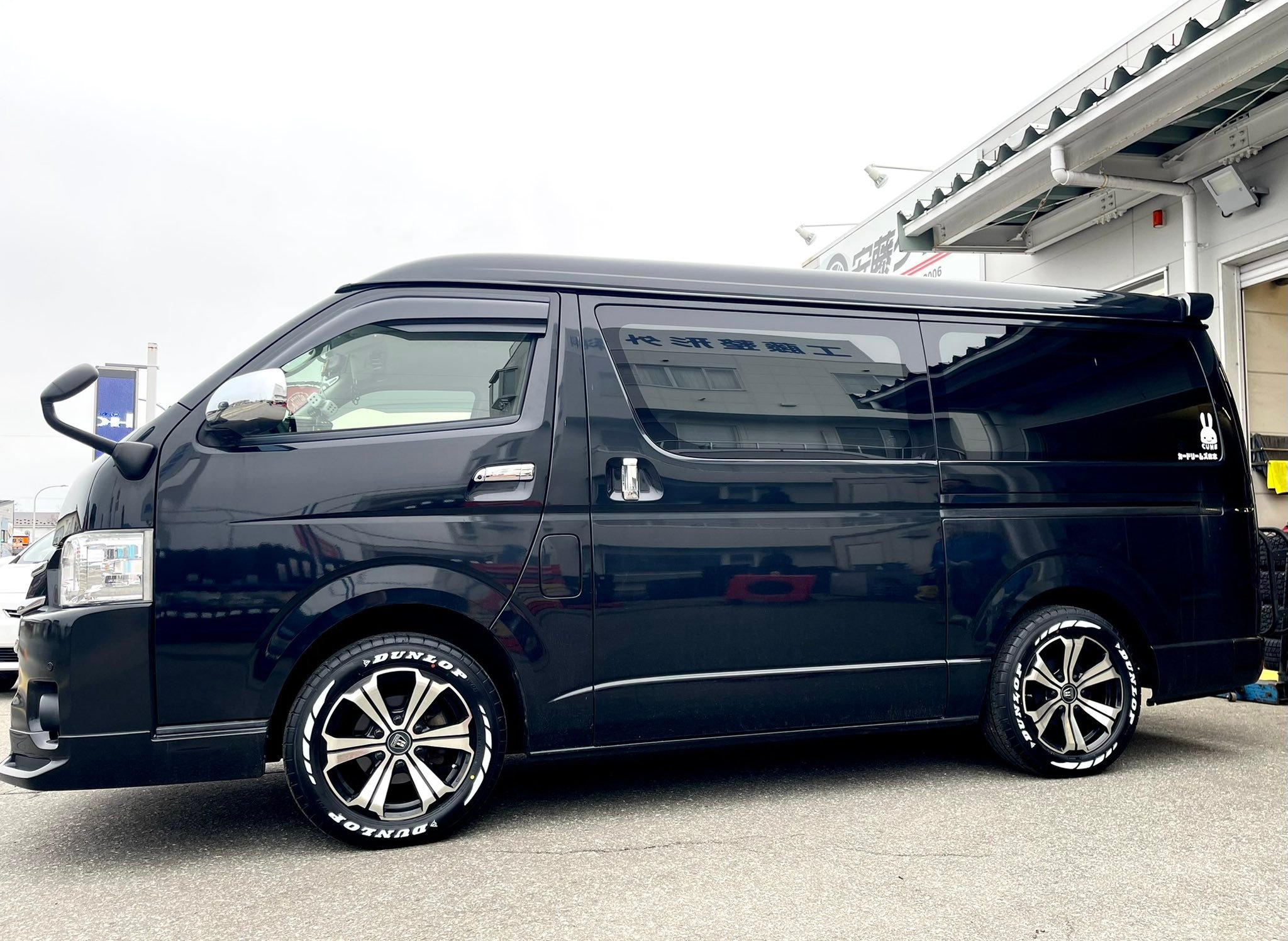 人気ホワイトレター W01 新作ディッシュホイール ハイエース T/W カスタム 人気ホワイトレター W01 新作ディッシュホイール ハイエース T/W