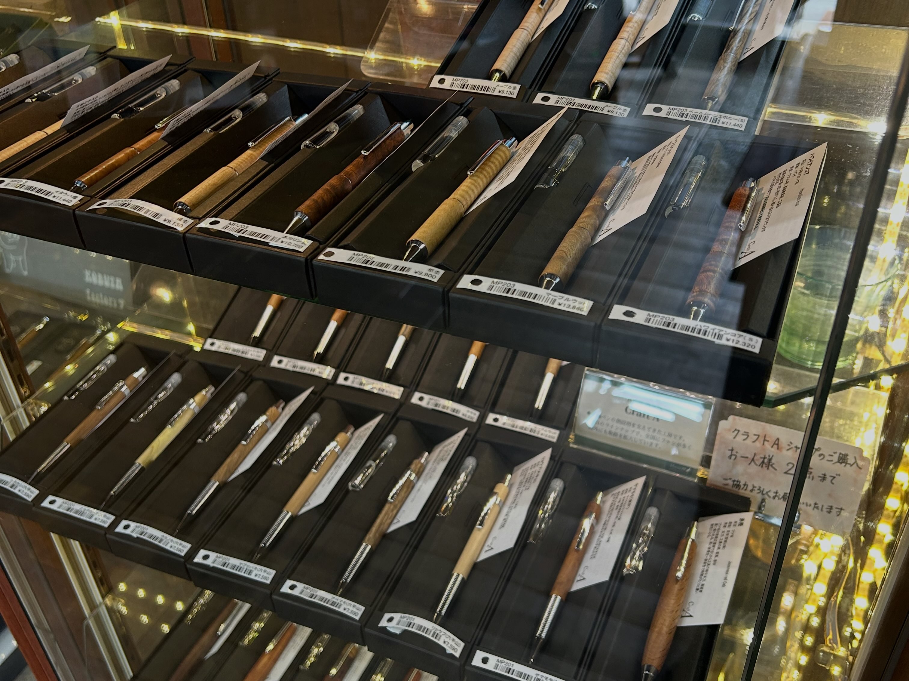 ボナンペン入荷しました 真鍮金具と木軸が美しい逸品です ◇ レジン