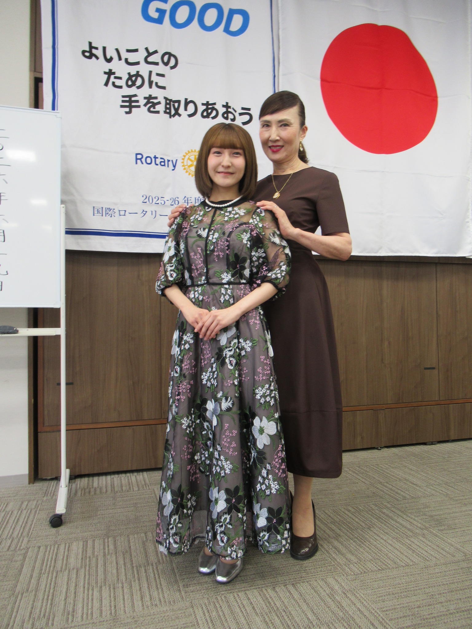 本日の例会へは名古屋芸術大学学生で歌手活動をしている立石そら様が 