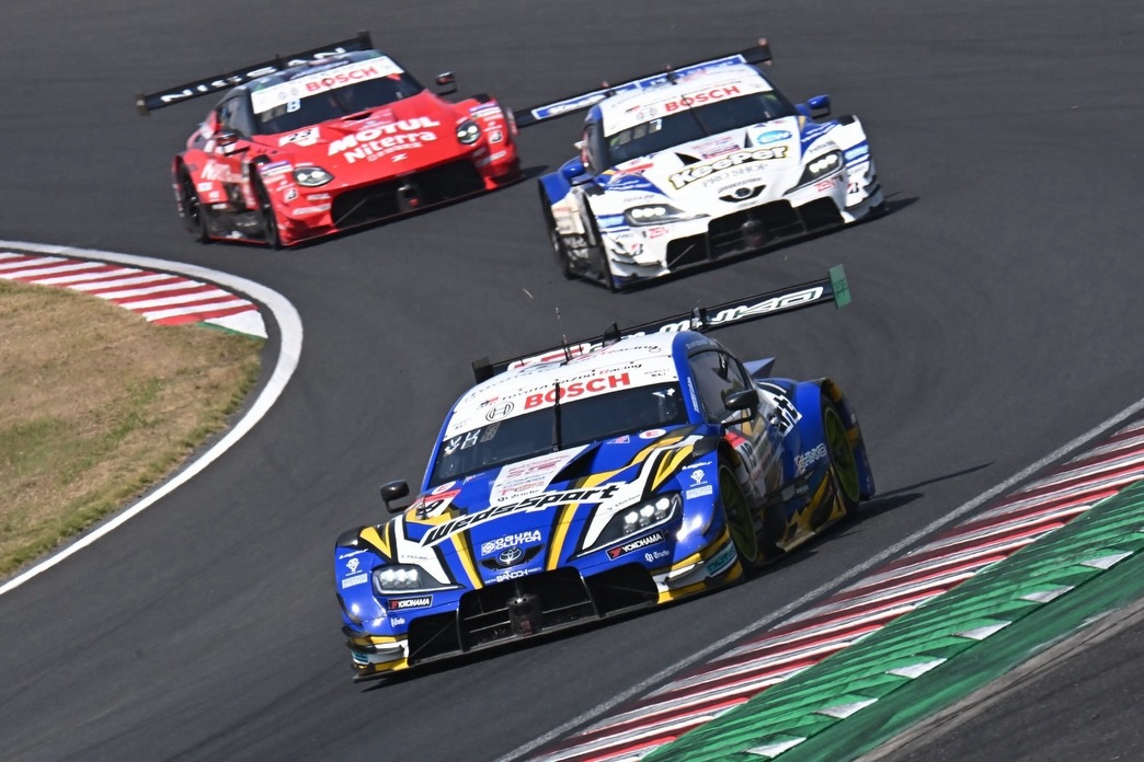 数量限定、WedsSport Racing Gals（南真琴さん、成沢紫音さん、有栖未