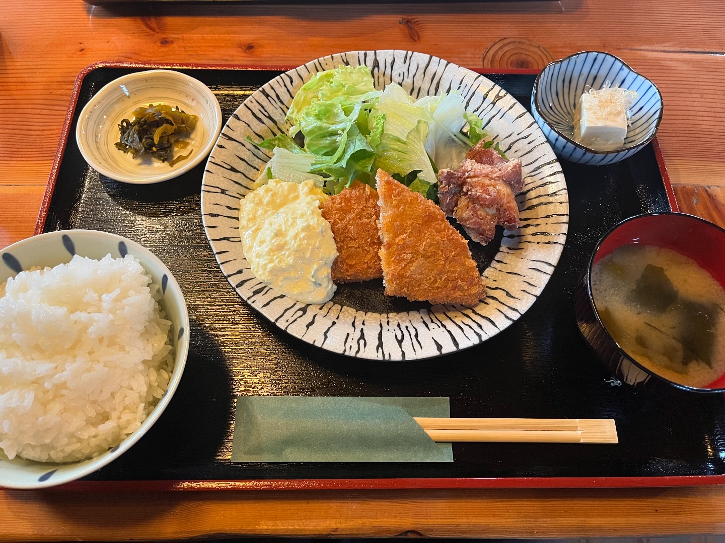 遠賀郡芦屋町にあります。 「鬼ヶ島」様 木造の落ち着く空間で洋食を 