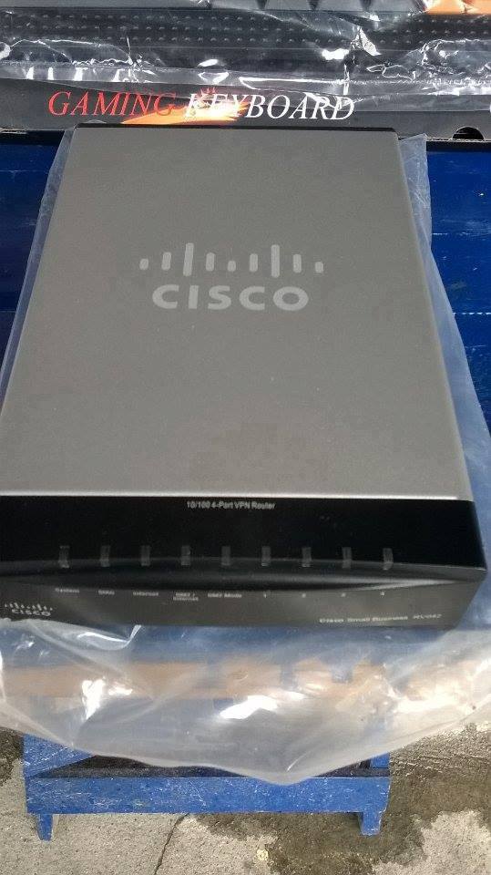 For Sale - Cisco RV042... - NPM TV Photo and Video Services