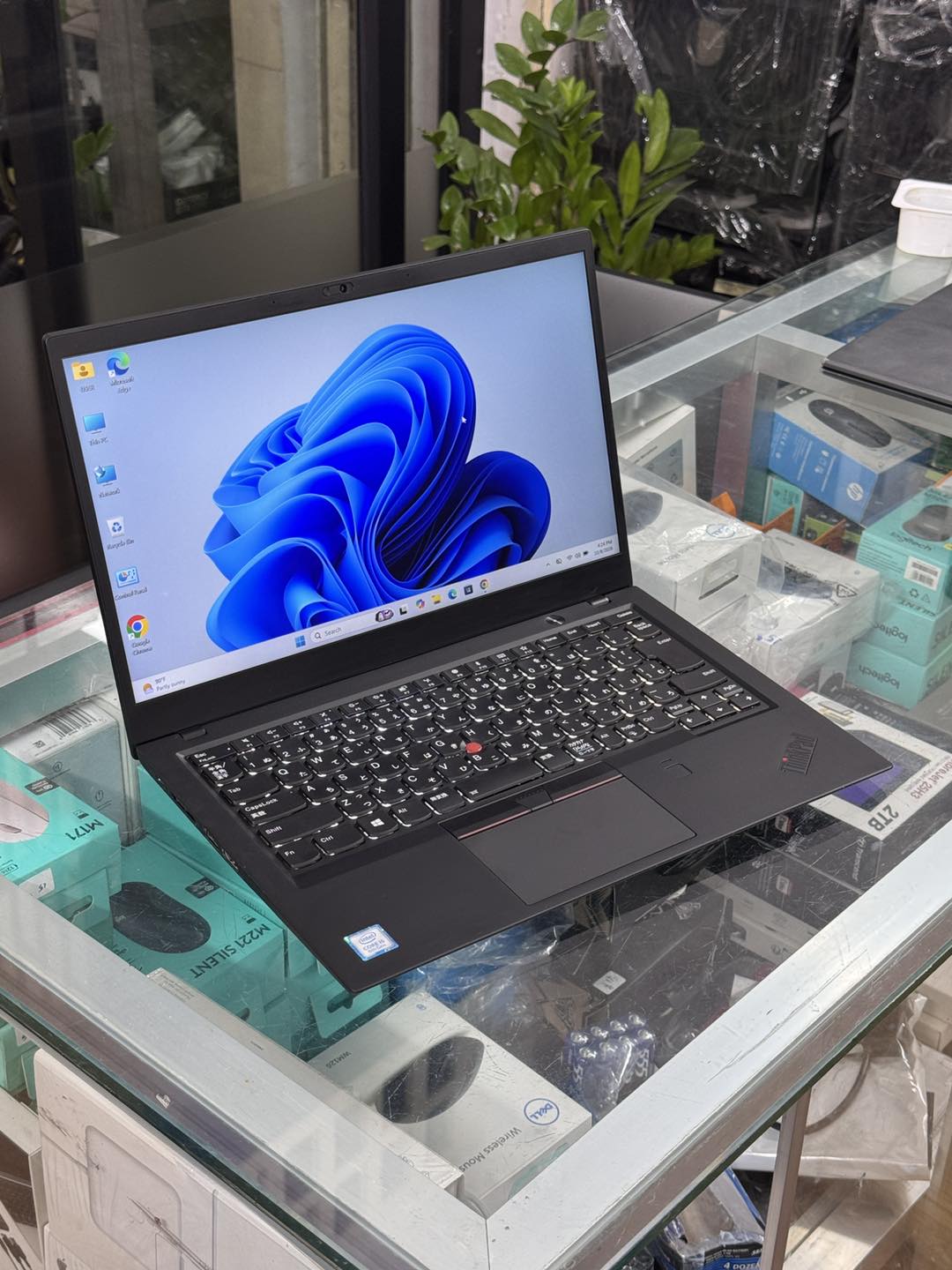 Sony Vaio PCG-61311N (Brown Color) CPU : Core i3 Ram : 4G SSD