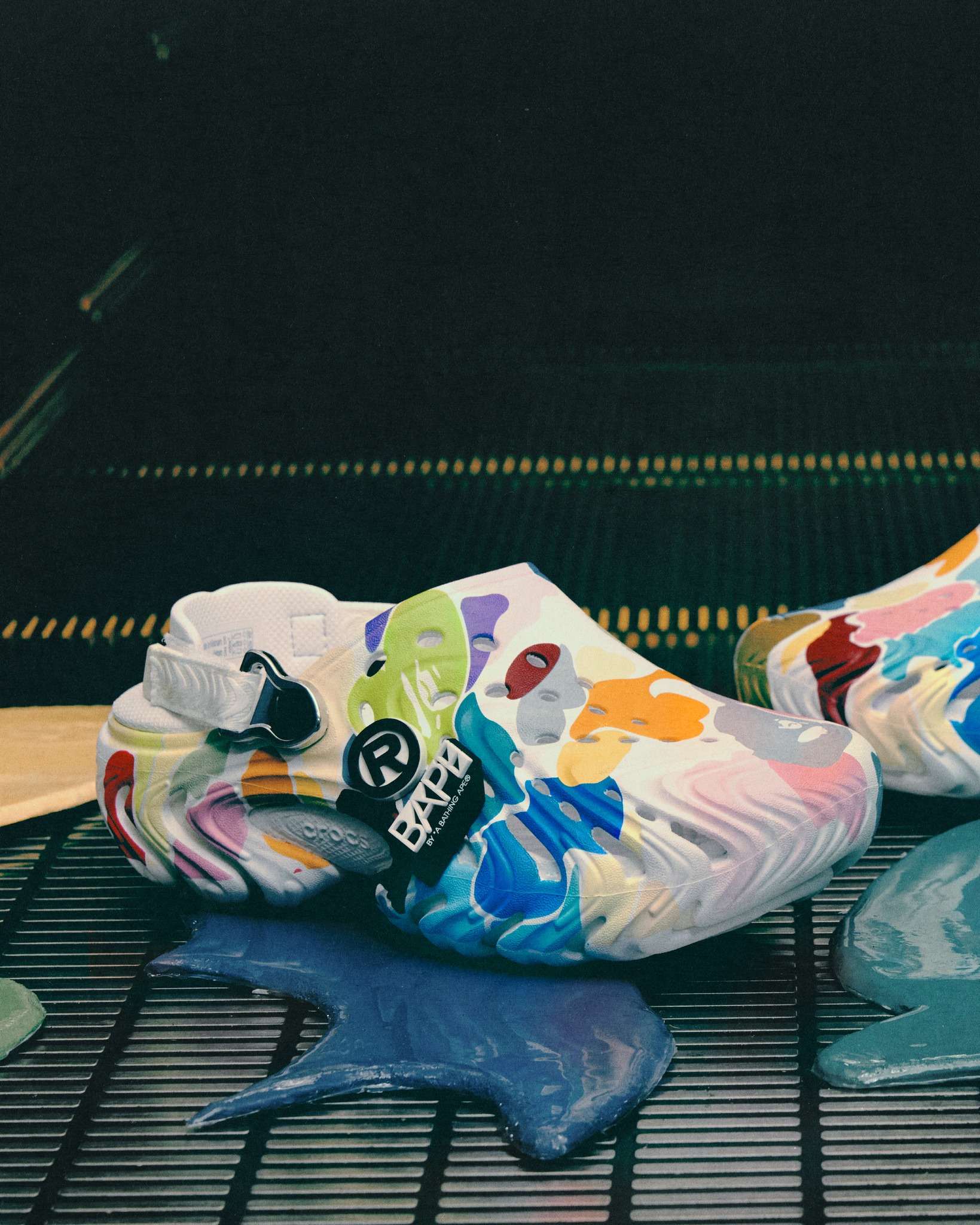MILO DENIM PANTS BAPE® KIDSよりBABY MILO® の表情がキュートに描かれ