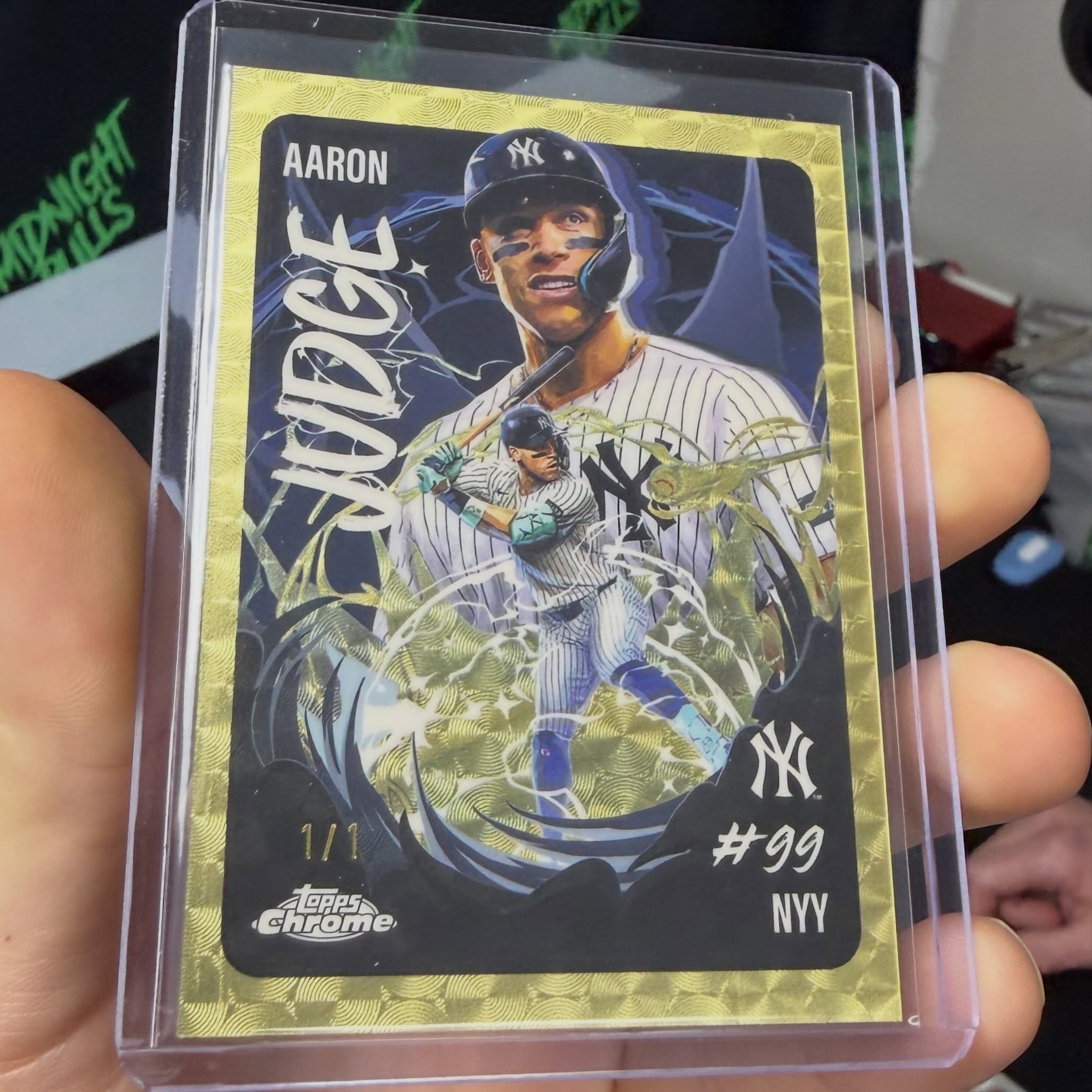 Someone just pulled Aaron Judge's 1/1 'Ultra Violet' Superfractor