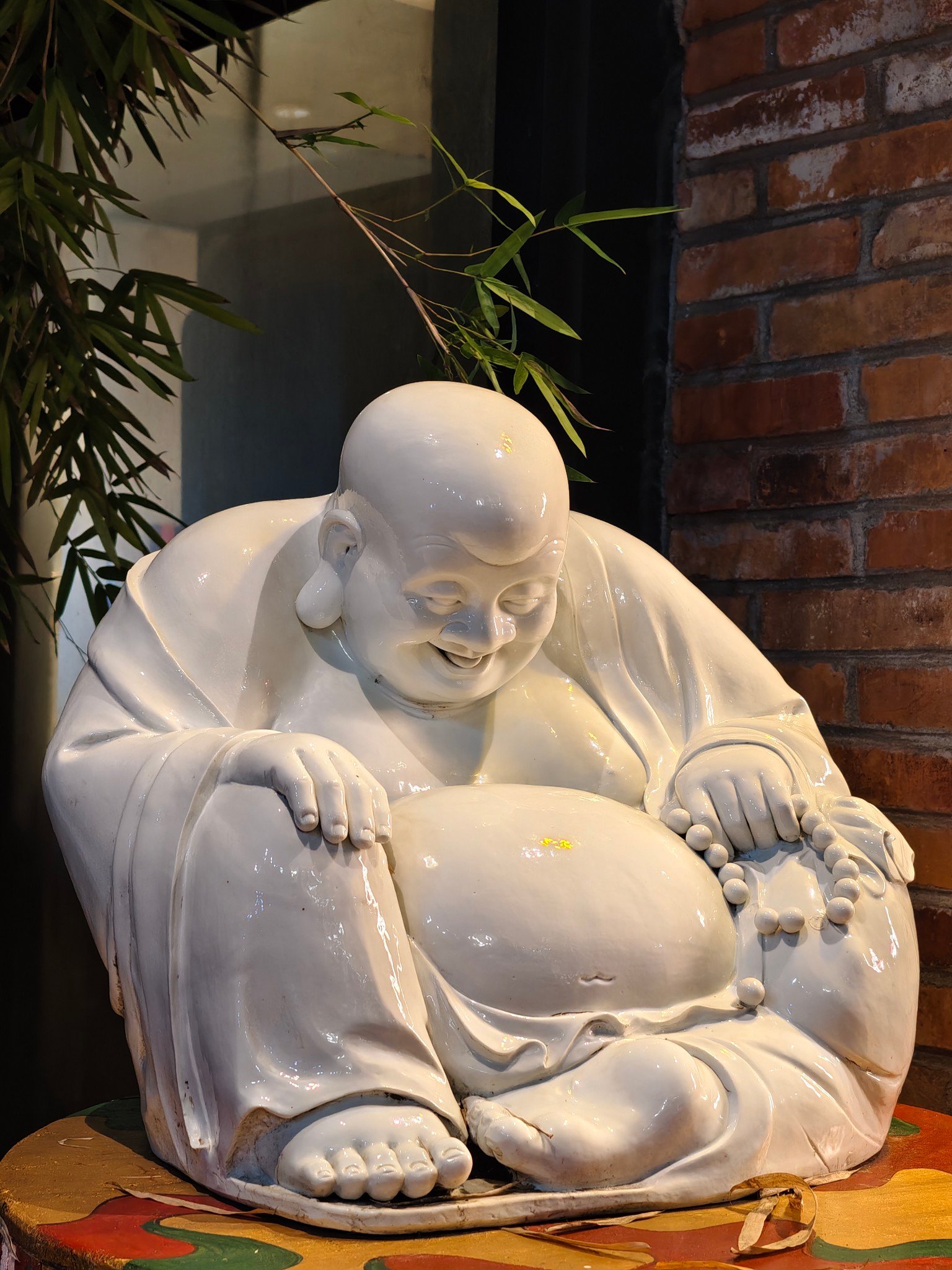 晚清民国一线瓷塑中国大名家万同顺造粉彩弥勒佛。 Late Qing / early