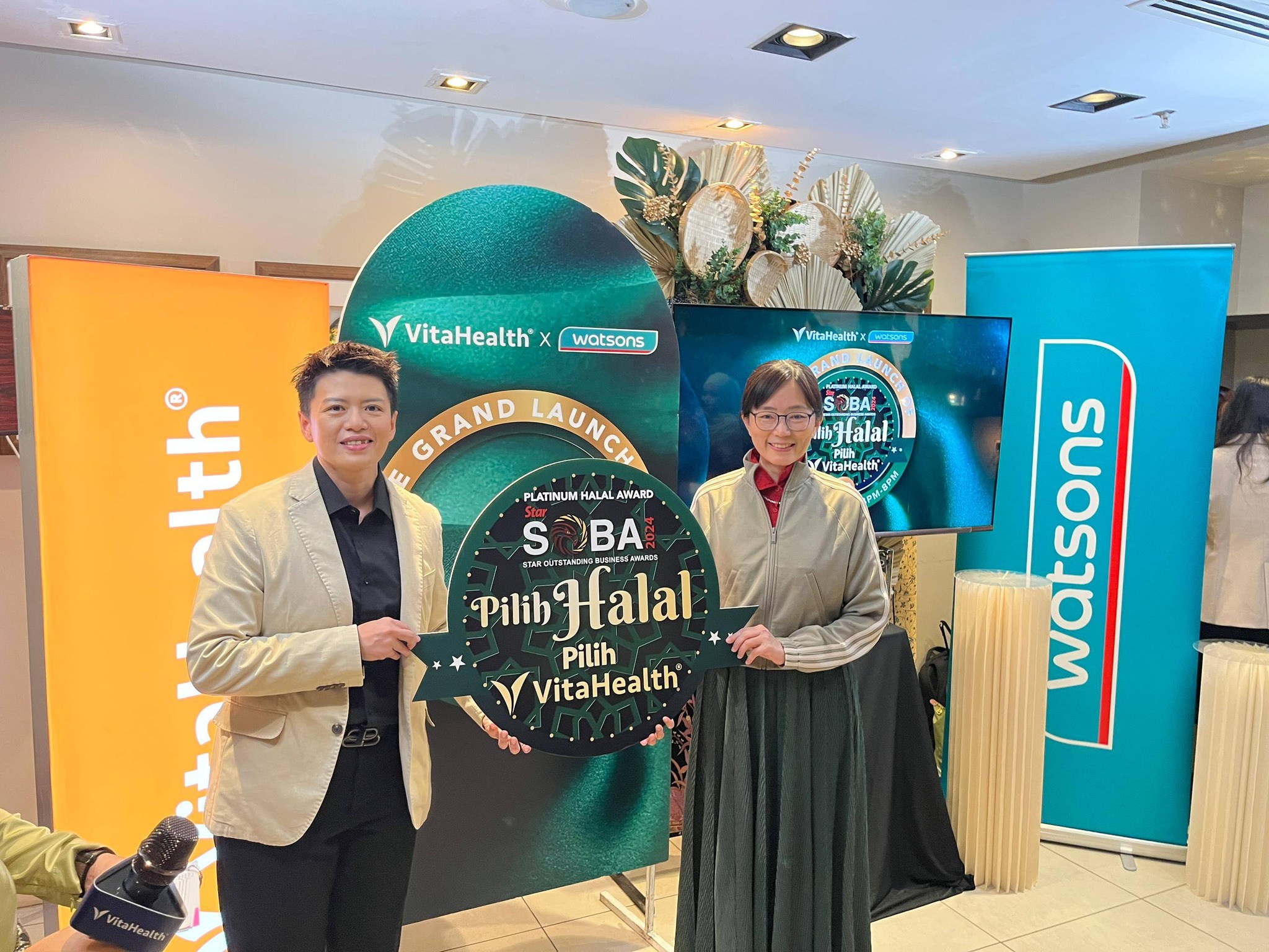 Pilih Halal, Pilih VitaHealth! In a recent collaboration between Watsons Malaysia X VitaHealth, we've successfully launched VitaHealth's Halal-certified range! From expert supplement tips to personalised skin consultations, it was a joy sharing