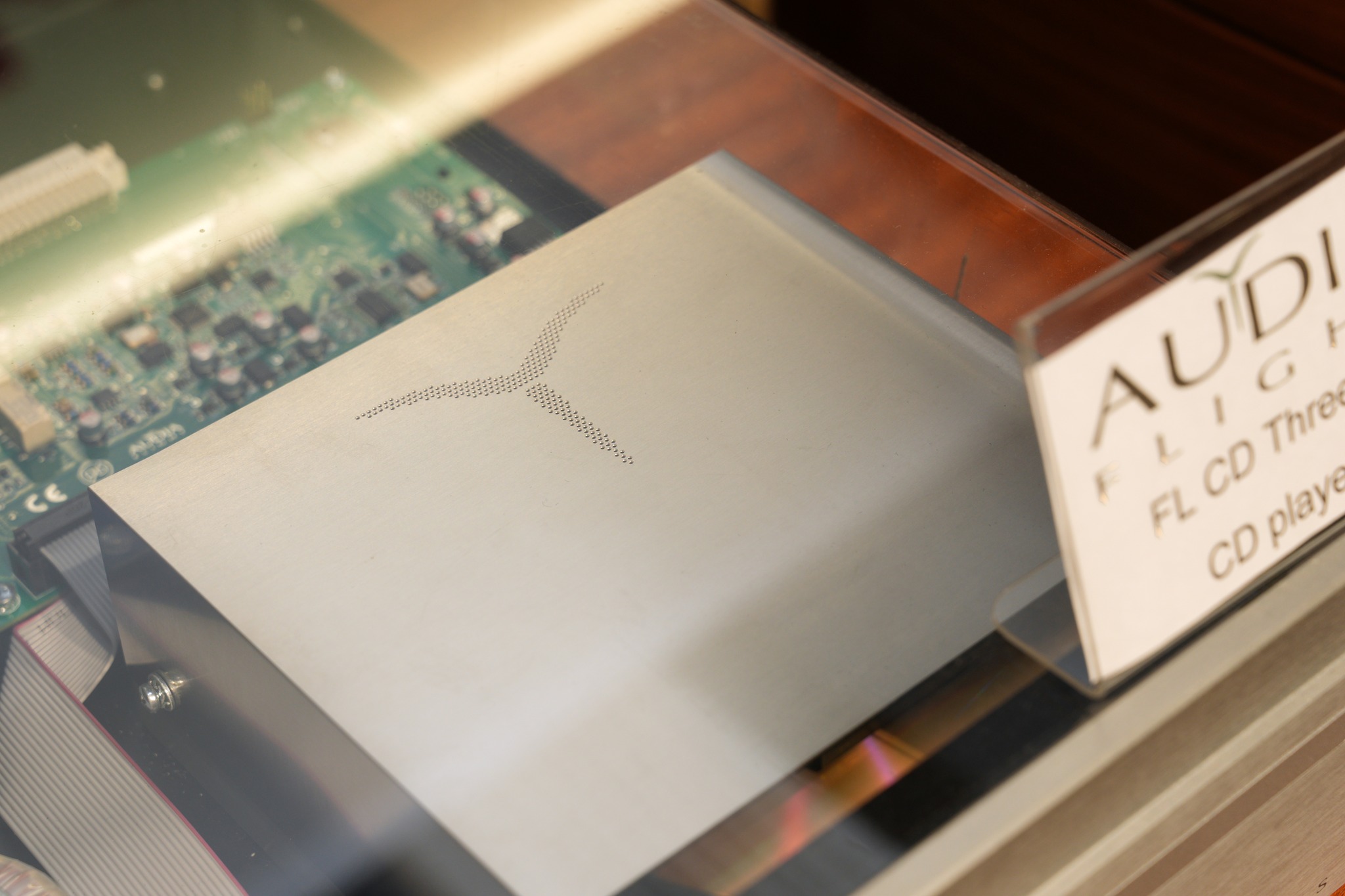 Wise - 【Audia Flight FL CD Three S : 用心設計，做好基礎】 上文提到，Hi Fi 級 CD 機愈來愈少 ...