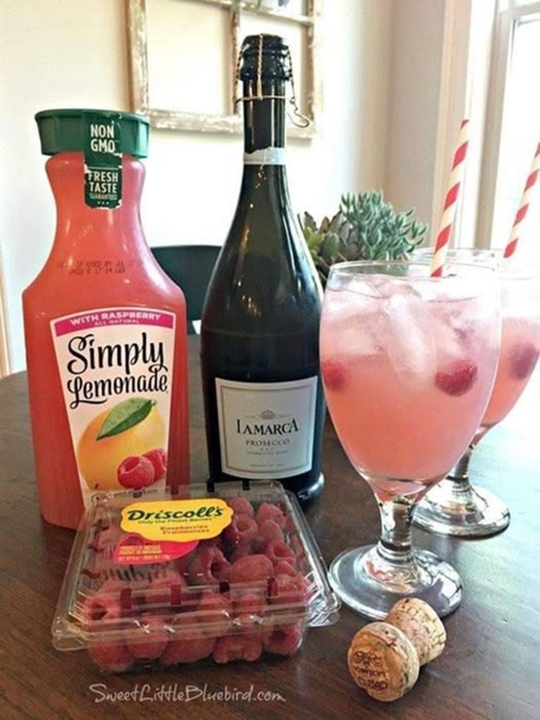 Easy Raspberry Lemonade Cocktail! 💖💚... - Recipes From Heaven | Facebook