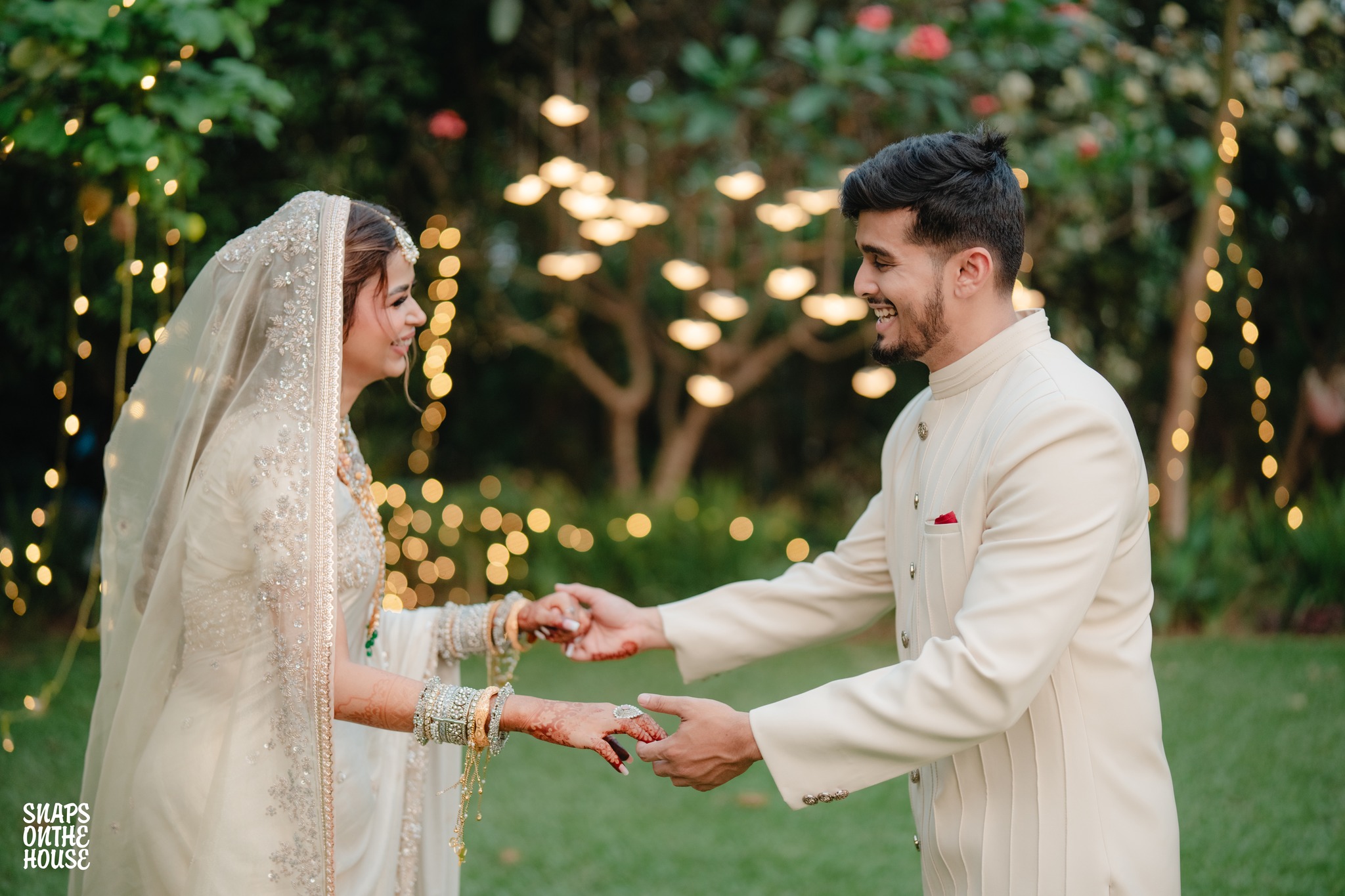 Snaps - SOTH // Hadi & Eshara Photos by : Emran F Rahman & Farhan Raj ...