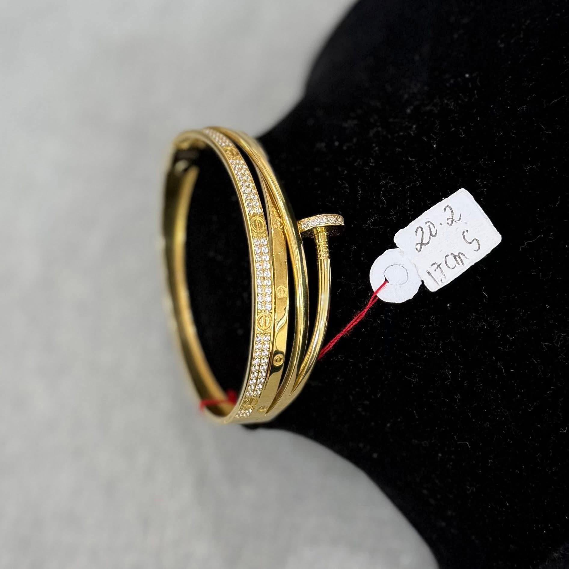 ✨18karat Special Bangles ✨ ✔️ 18 Karat Special Authentic Gold 