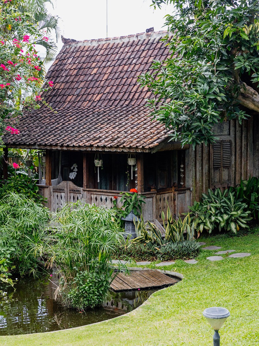 Luxury that feels warm, quiet, and personal. Our artistic luxury
