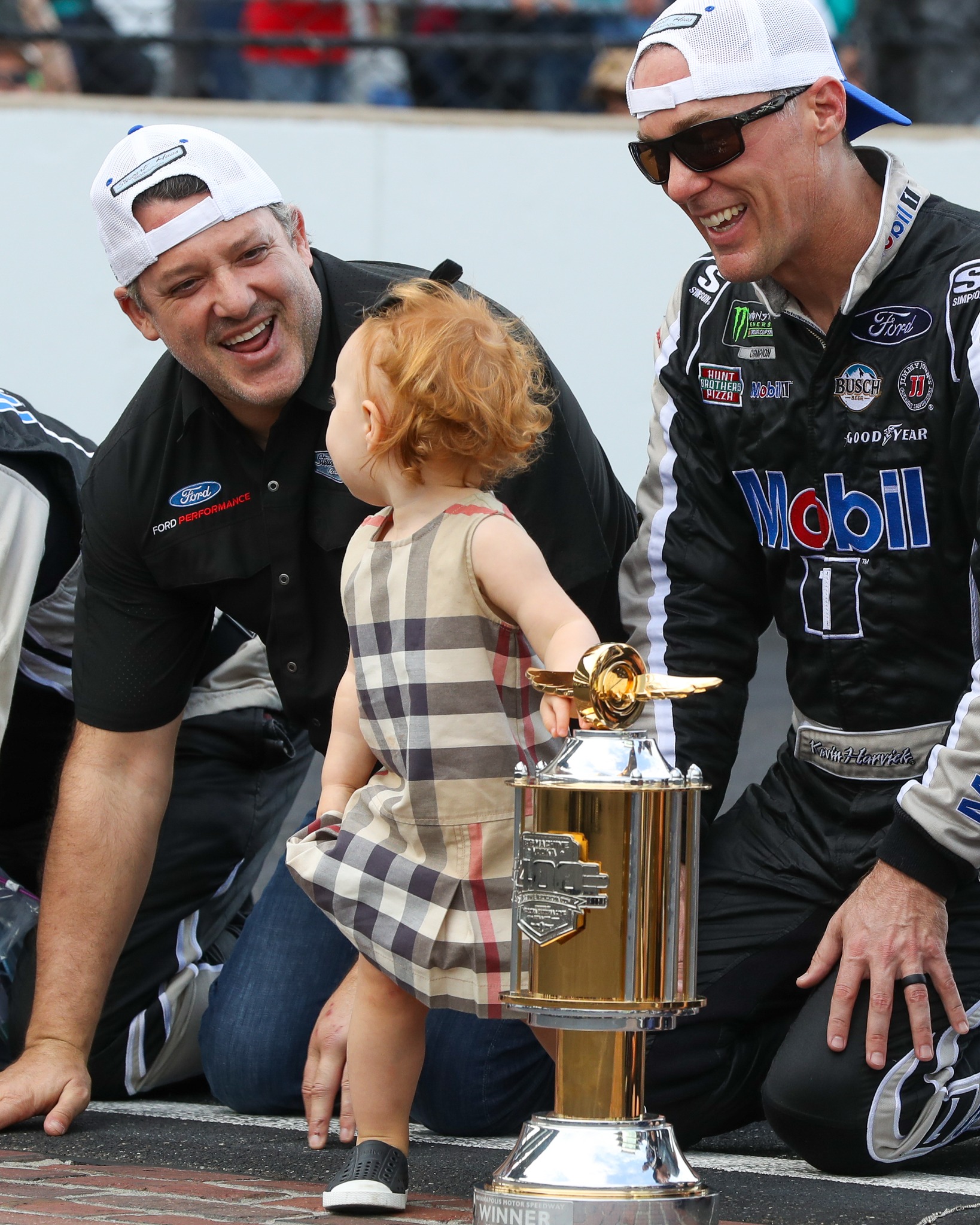Win No. 2 for Happy Harvick 🧱 Kevin Harvick brought home the