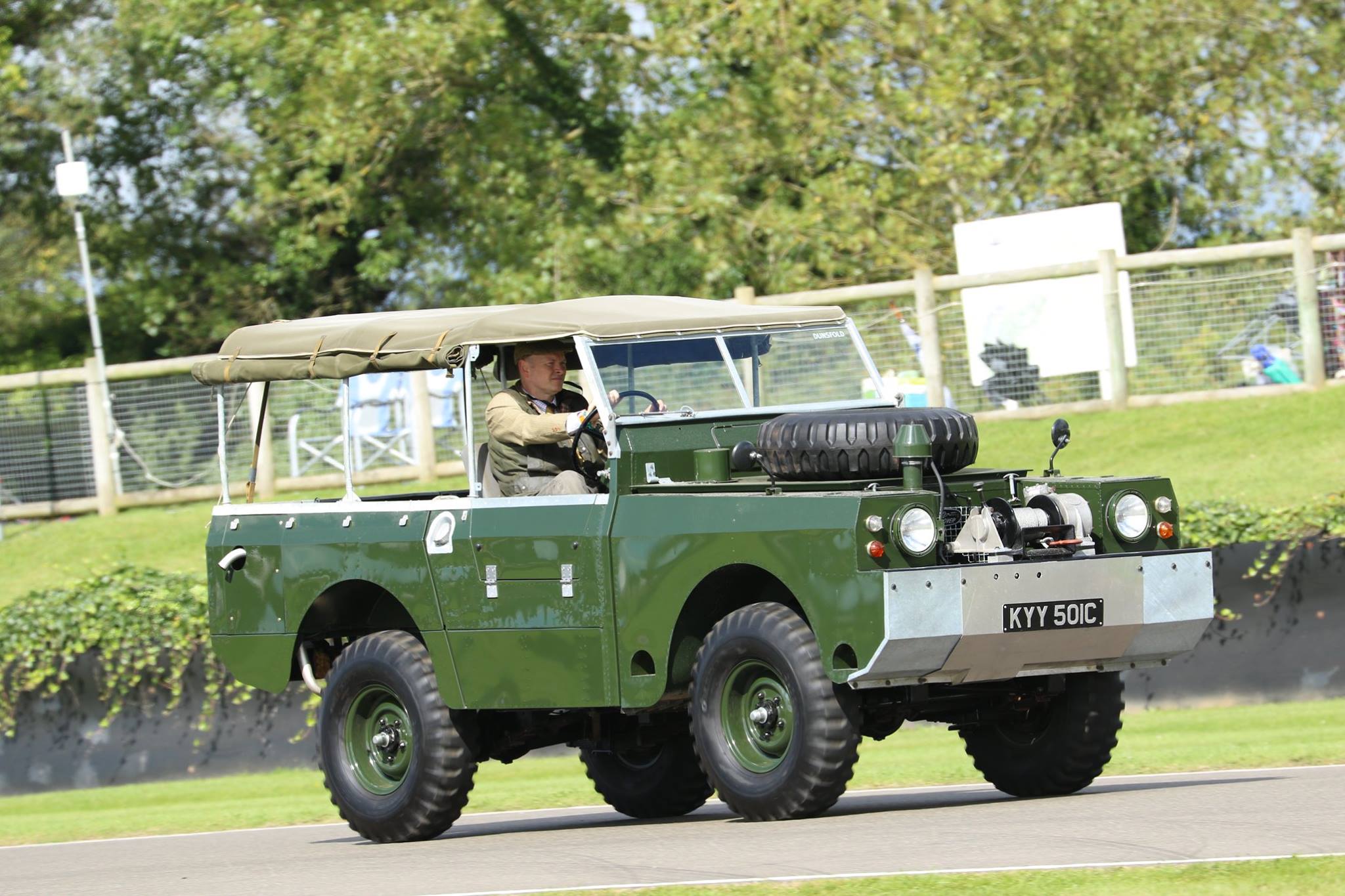 The Dunsfold Collection: The largest Land Rover collection in the world ...