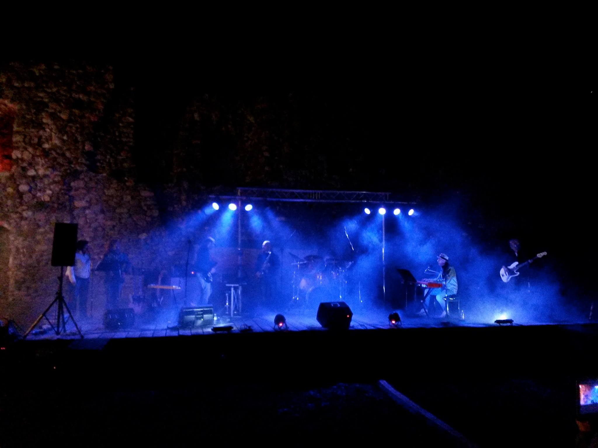 coral-caves-pink-floyd-tribute-band
