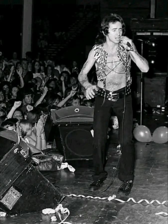 Bon Scott performing at the... - AC/DC Official Fan Club | Facebook