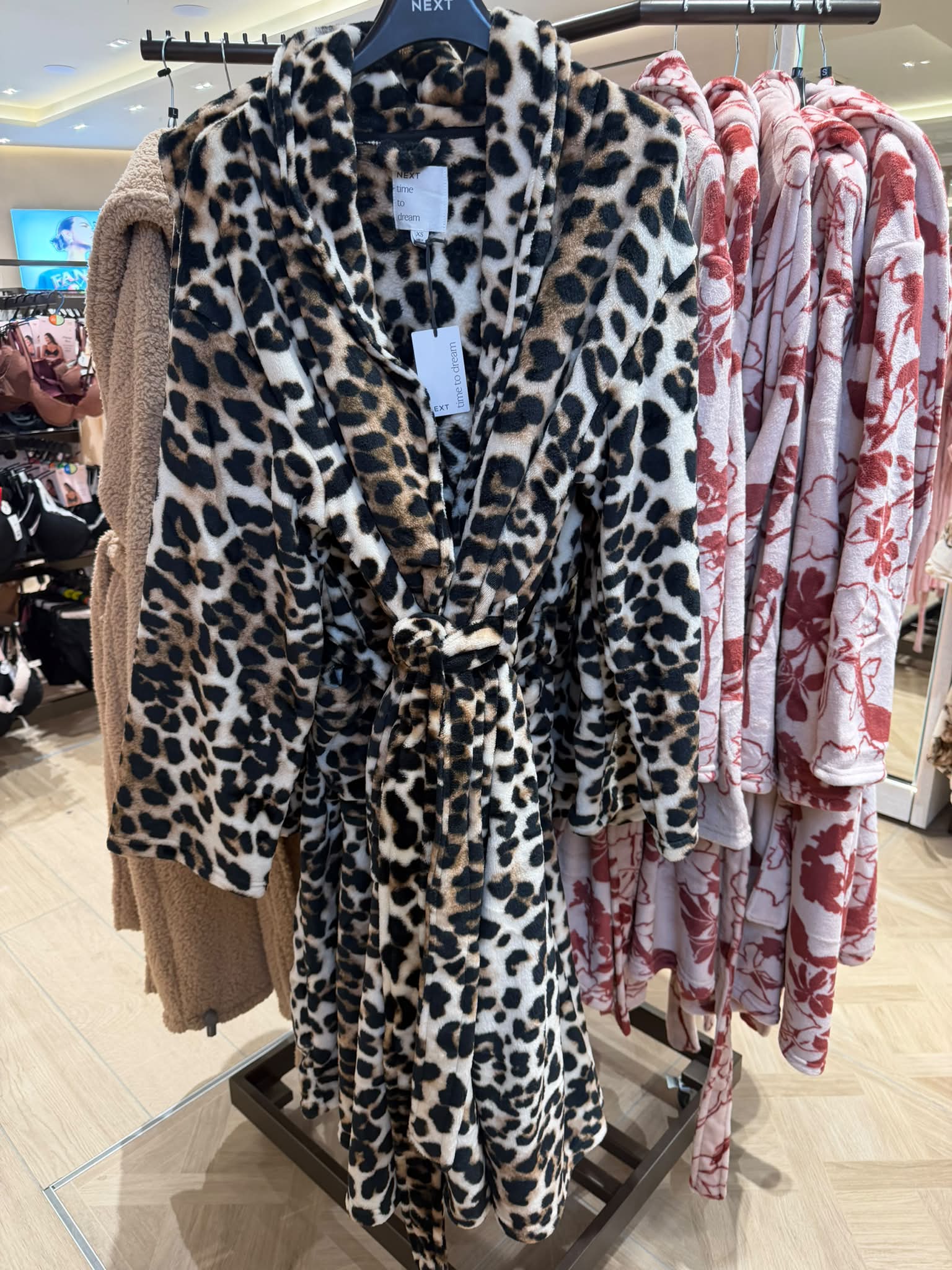 Gorgeous and super soft NEW Leopard print dressing gown from Next 🖤