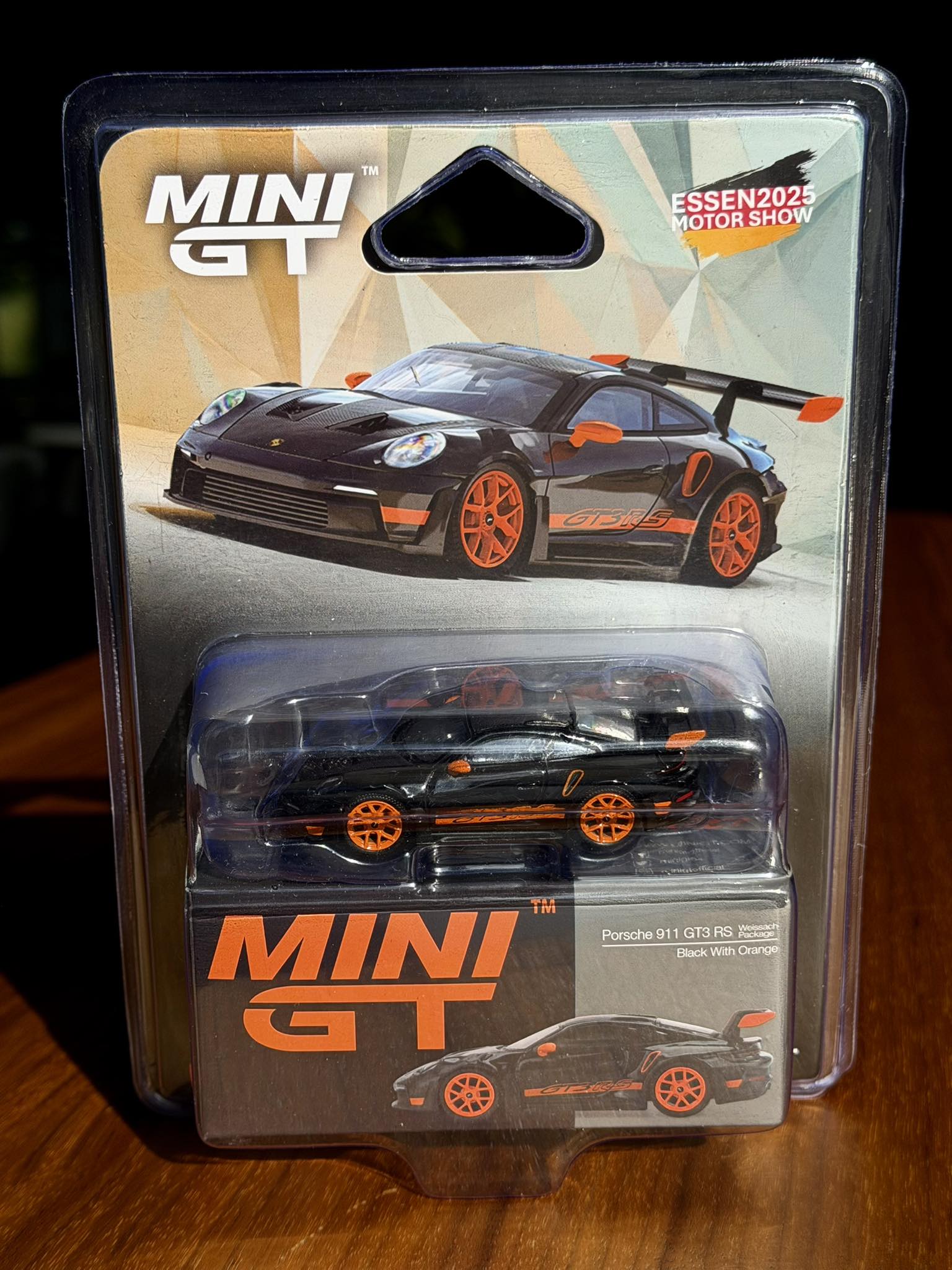 MINI GT 401 Porsche 911(991) GT2 RS Weissach Package Black