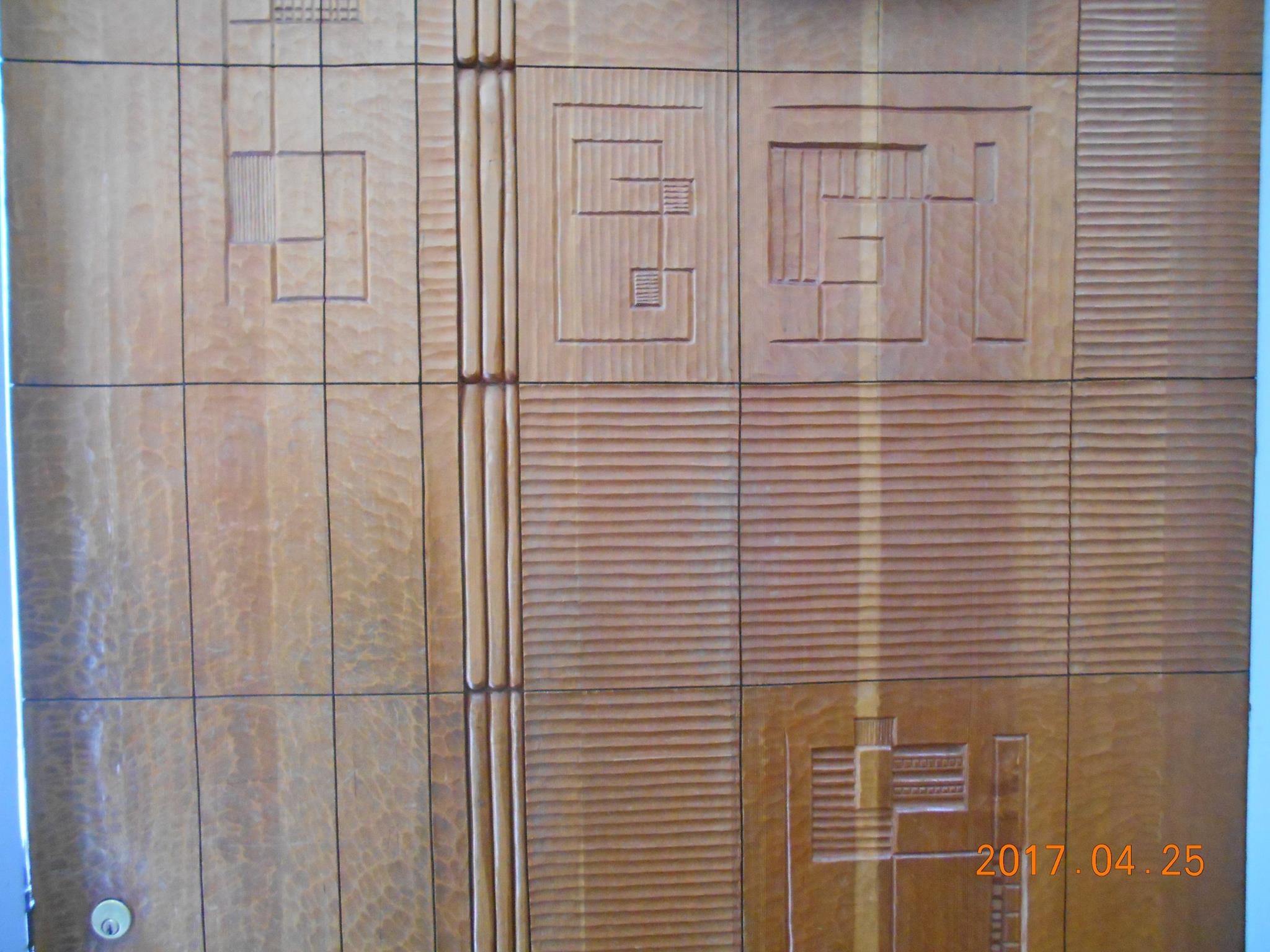 Leroy Setziol's wood carvings at Salishan Lodge in Oregon