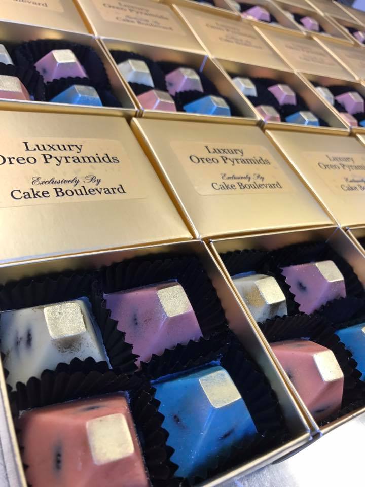 Cake Boulevard - Our Luxury Oreo Pyramids #favours... | Facebook