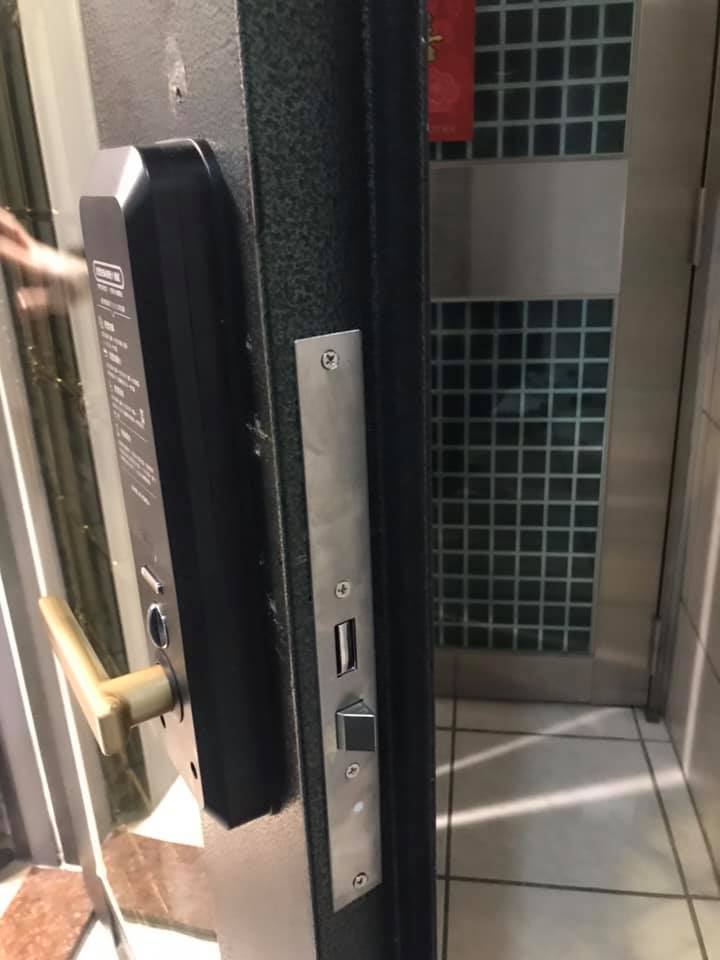 汐止日華鎖店 汐止區伯爵街 水源路 北市士林區 東奔西跑是我的最愛 須要電子鎖服務的客戶歡迎來電 0925816329 Facebook