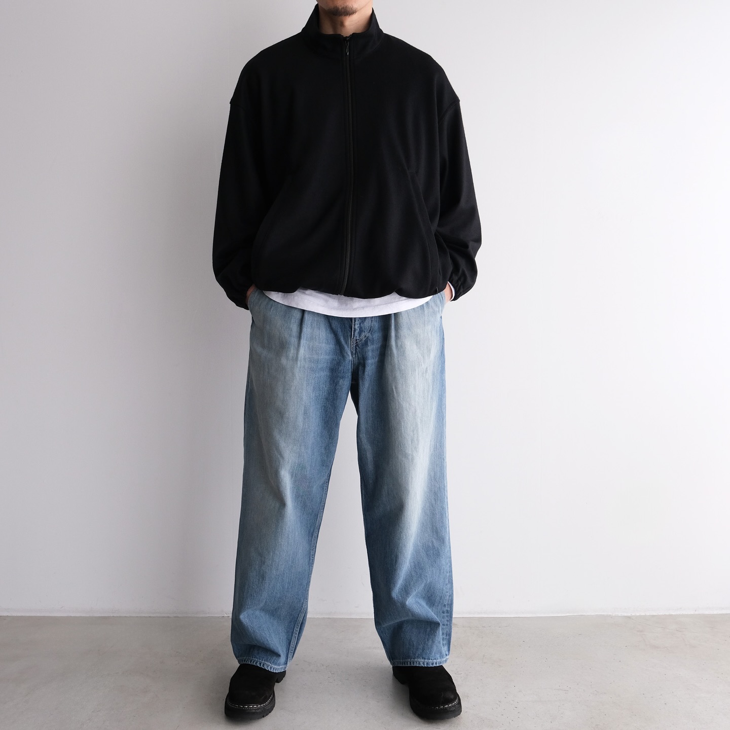 Graphpaper 『Selvage Denim Two Tuck Pants』 color：Indigo Light 