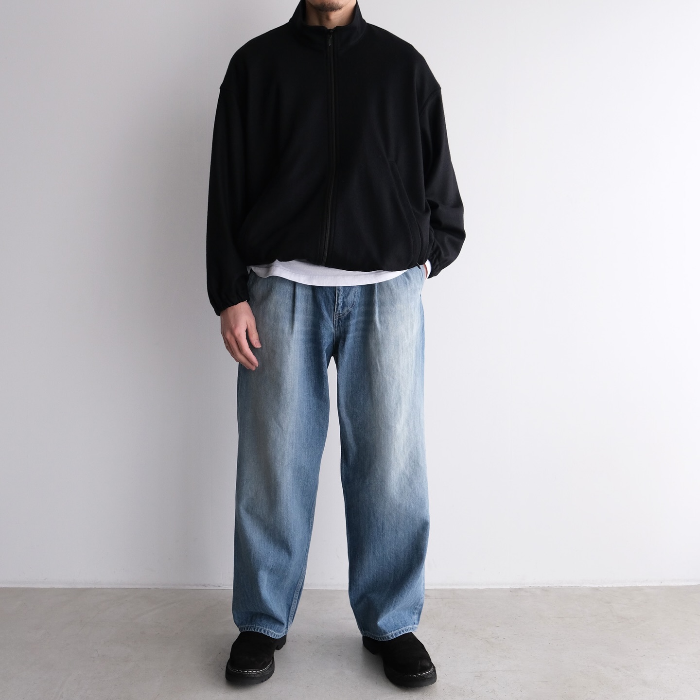 Graphpaper 『Selvage Denim Two Tuck Pants』 color：Indigo Light 