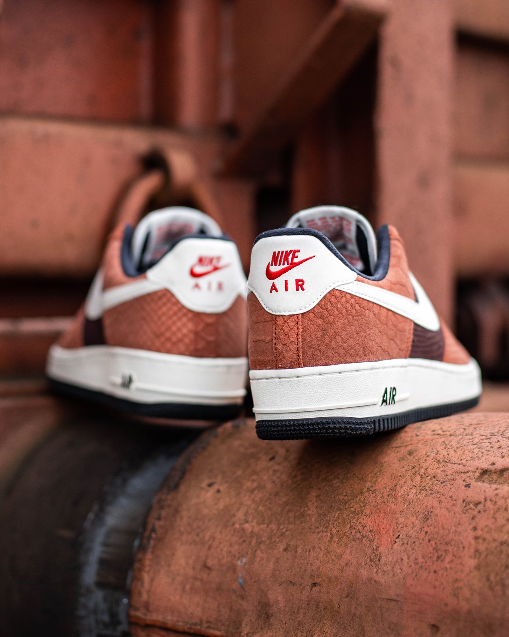 Nike Air Force 1 Premium Red Bark/Sail-Earth-University Red. Shop