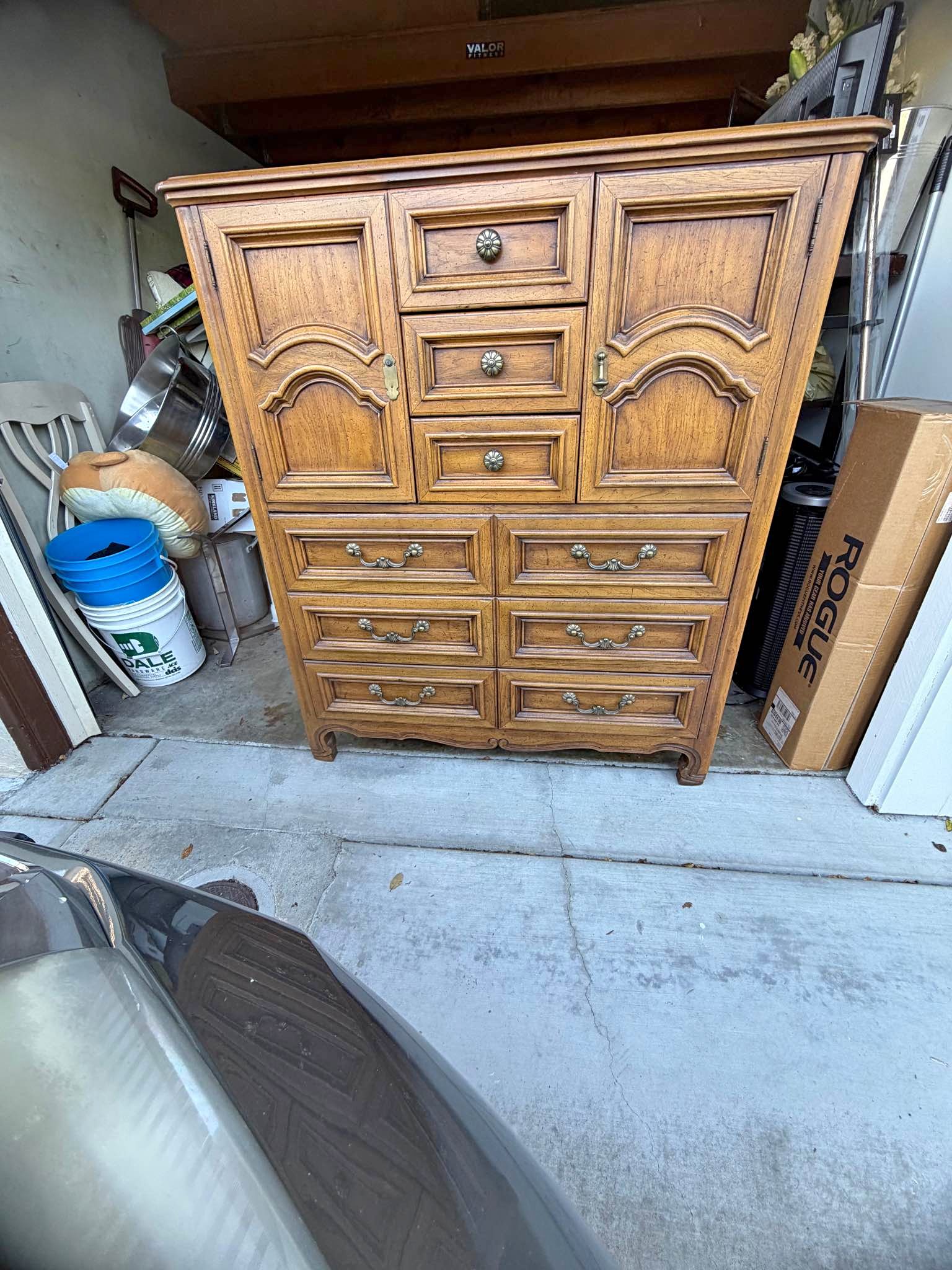 used dresser Madera FSC-Certified White Oak Vintage/Antique Finds Natural Wood Dresser