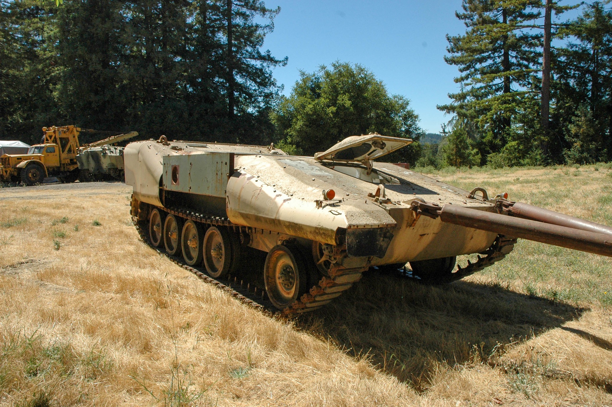 Toadman's - Vickers/FMC VFM 5 light tank hull at the now closed ...